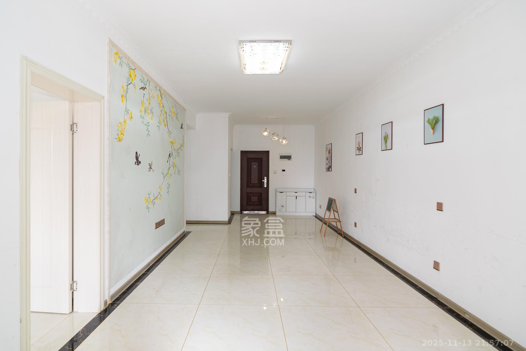 新华联梦想城 3室2厅1卫 82.0万 新华联梦想城 3室2厅1卫 82.0万客厅