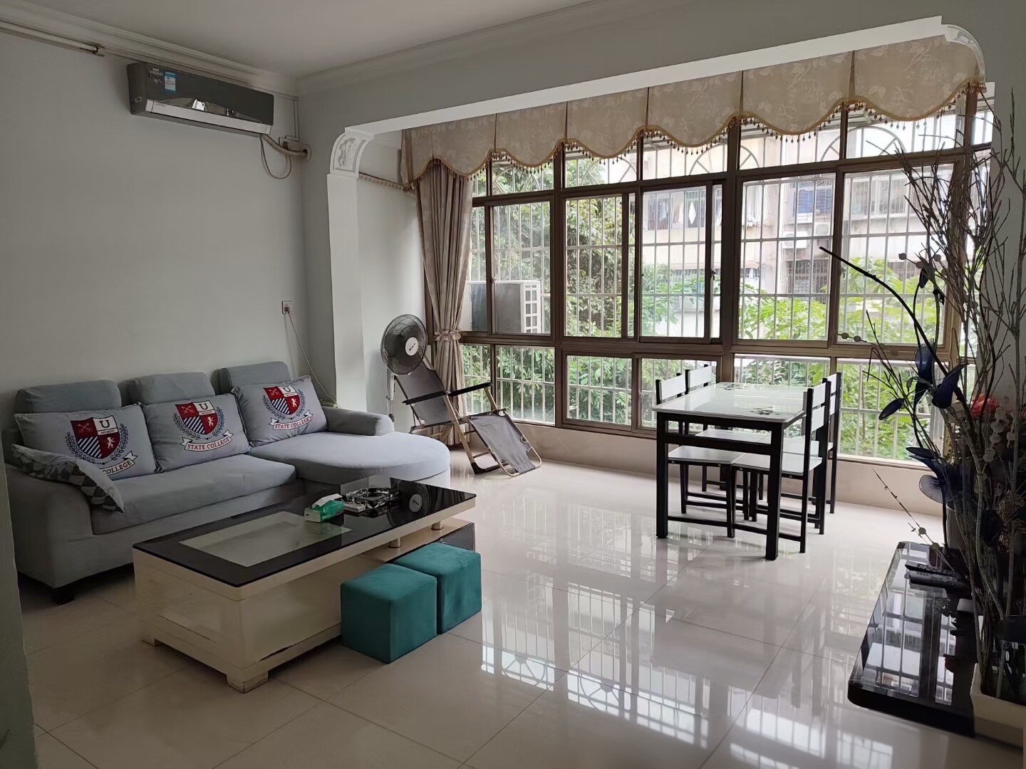 三立公寓小区 3室1厅1卫 2300.0元/月 三立公寓小区 3室1厅1卫 2300.0元/月室内图