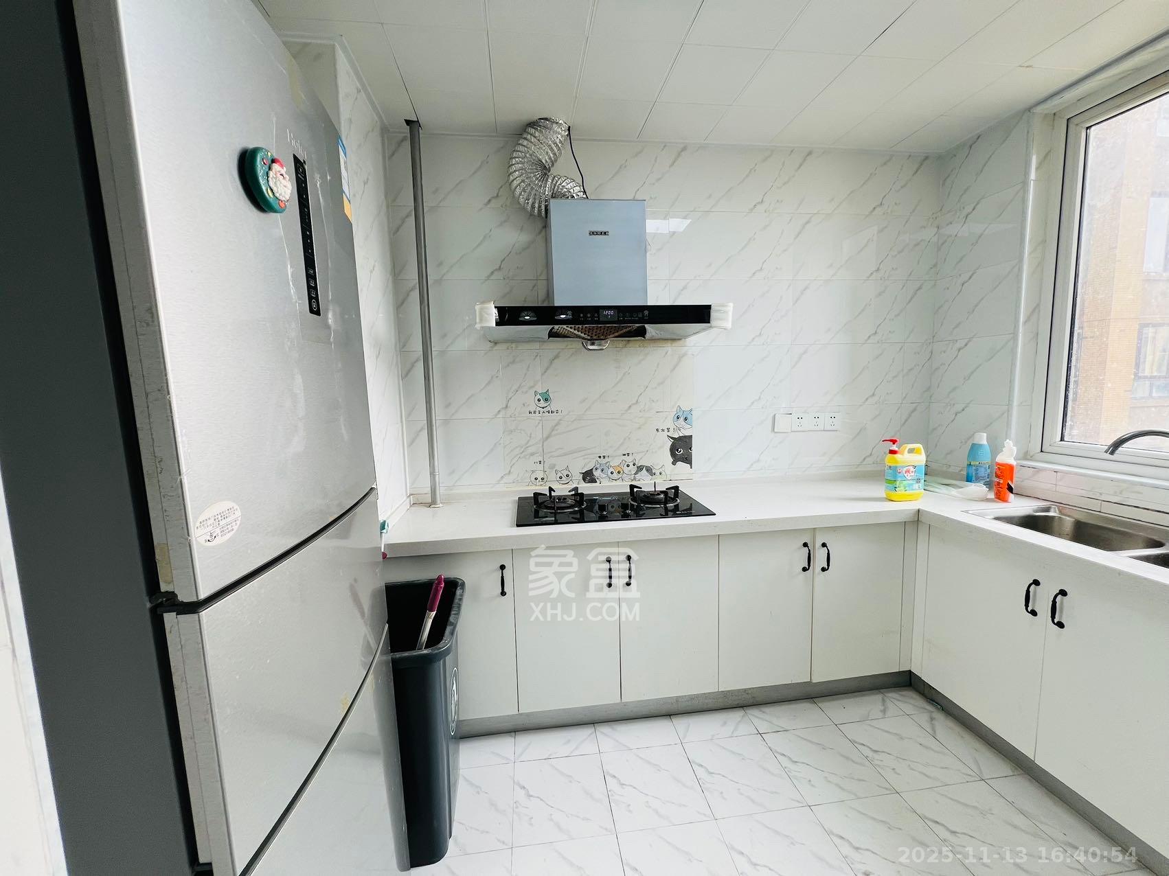 金地格林公馆  3室2厅2卫    3200.0元/月室内图