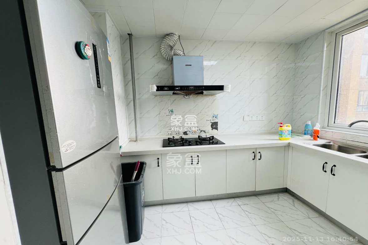 金地格林公馆 3室2厅2卫 3200.0元/月 金地格林公馆 3室2厅2卫 3200.0元/月室内图