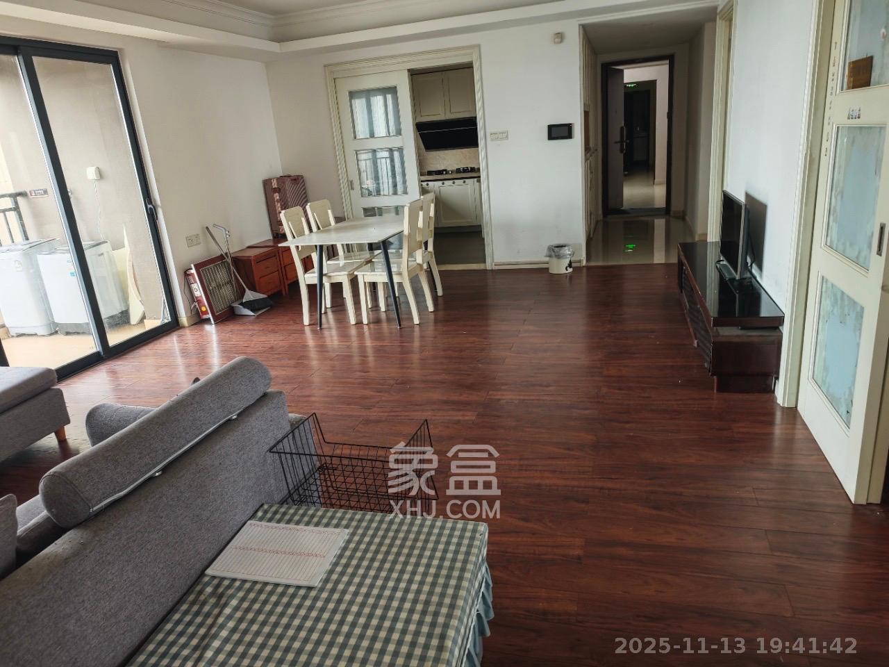 万科魅力之城锋镜里  3室2厅2卫    2800.0元/月室内图