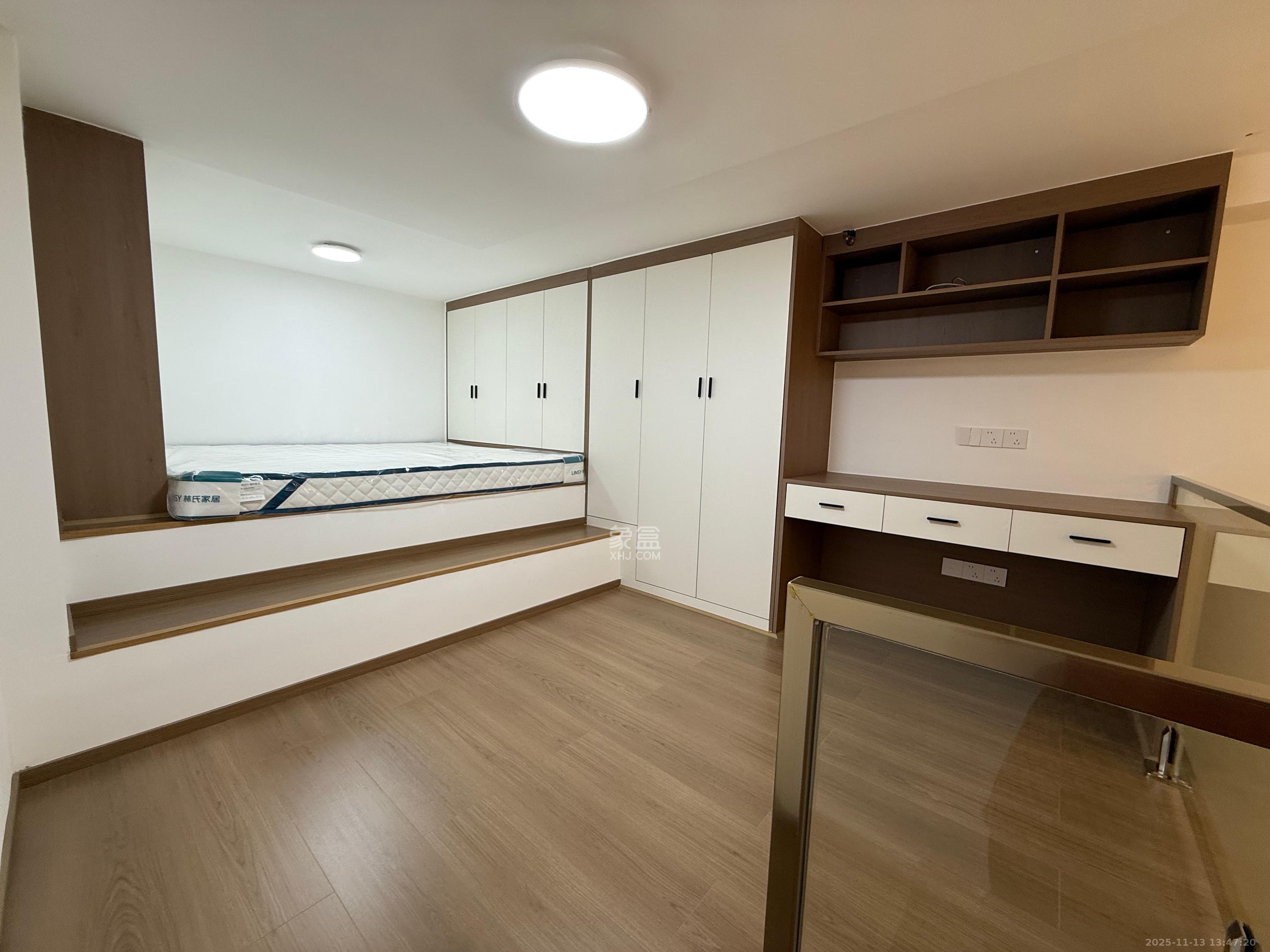 复地滨江金融中心  2室2厅1卫    2800.0元/月室内图