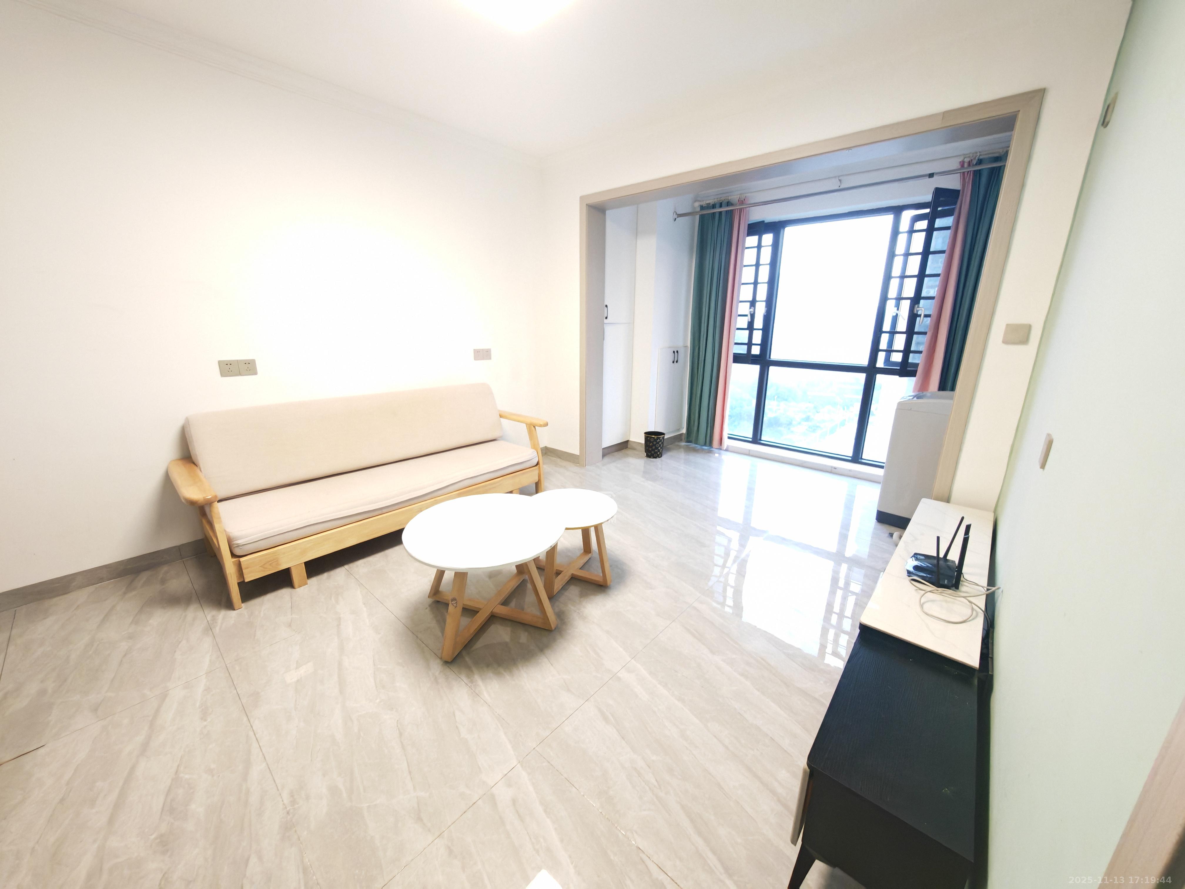 和润园三期  1室1厅1卫    1600.0元/月室内图