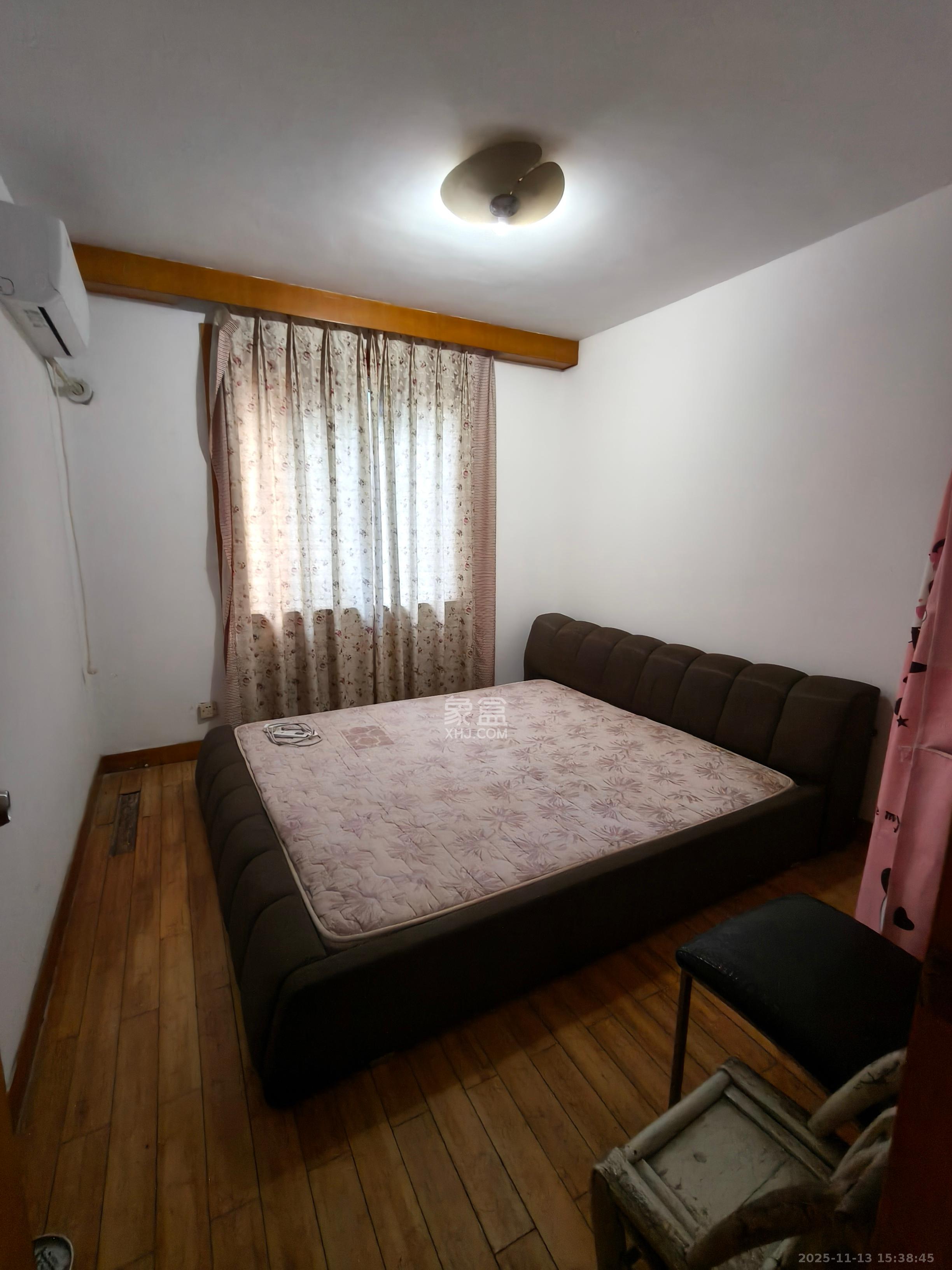 三和公寓 4室2厅2卫 2800.0元/月 三和公寓 4室2厅2卫 2800.0元/月室内图