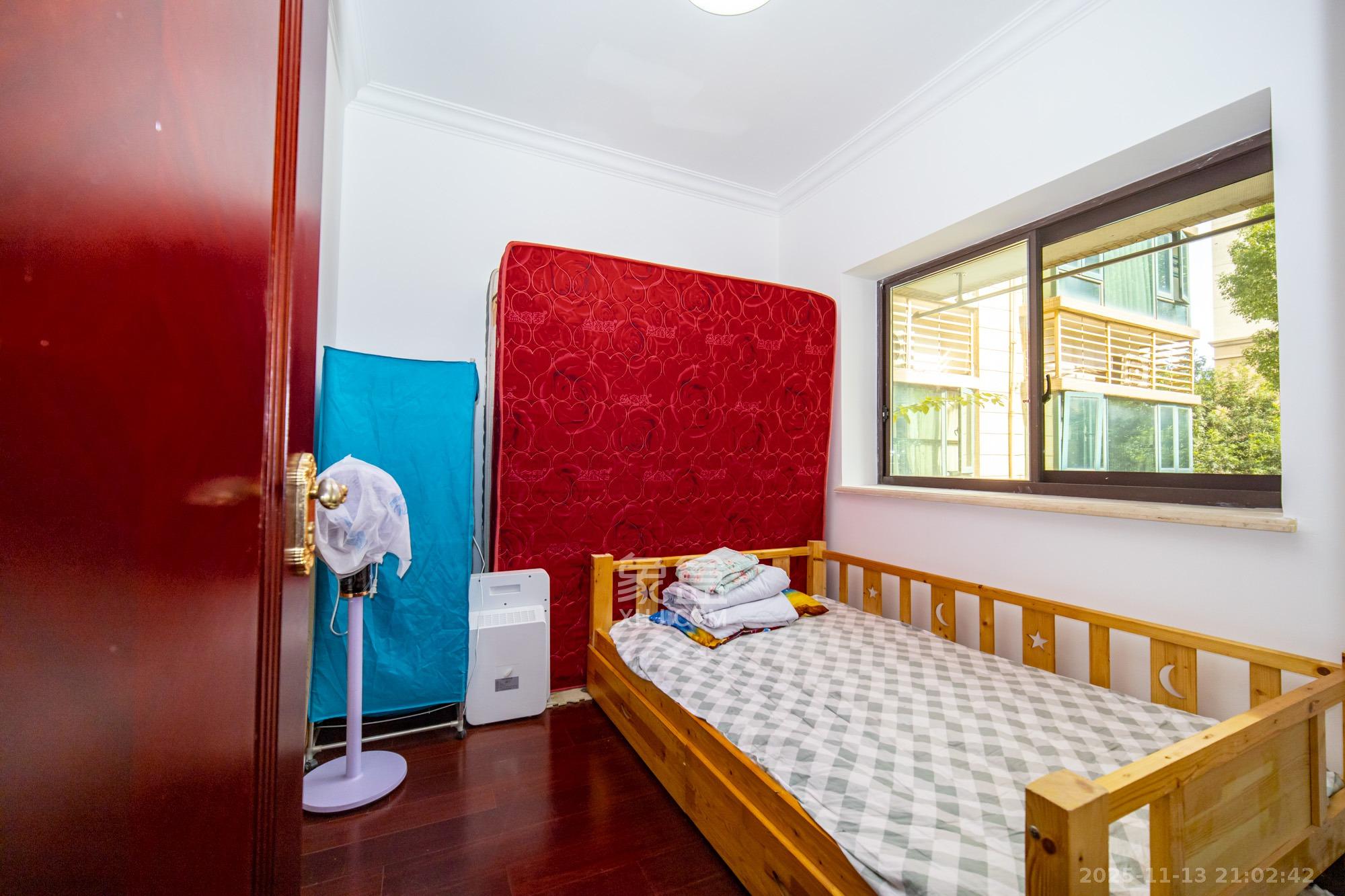 恒大翡翠华庭  3室2厅1卫    65.8万卧室