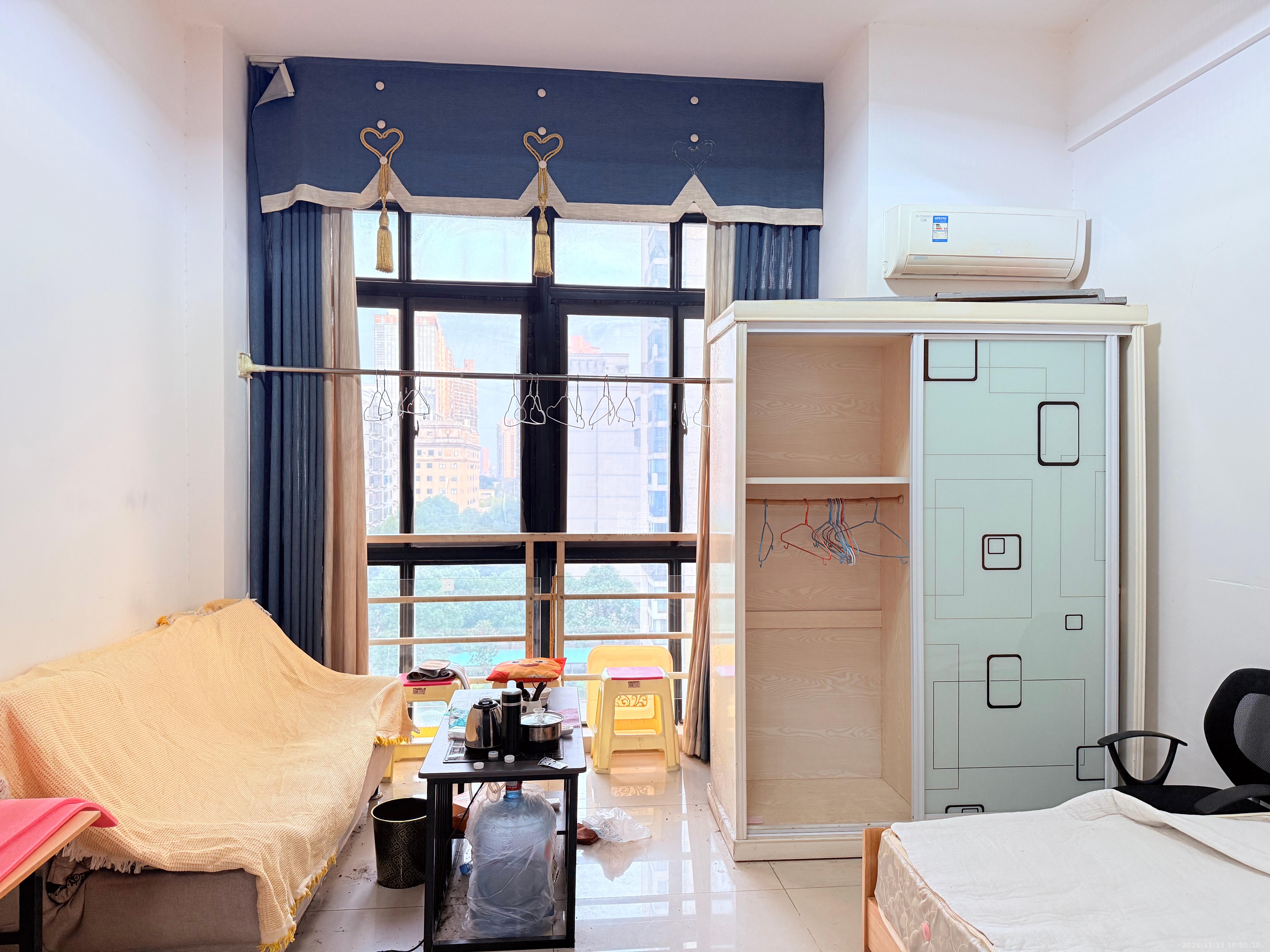 浏阳河畔家园  1室1厅1卫    1350.0元/月