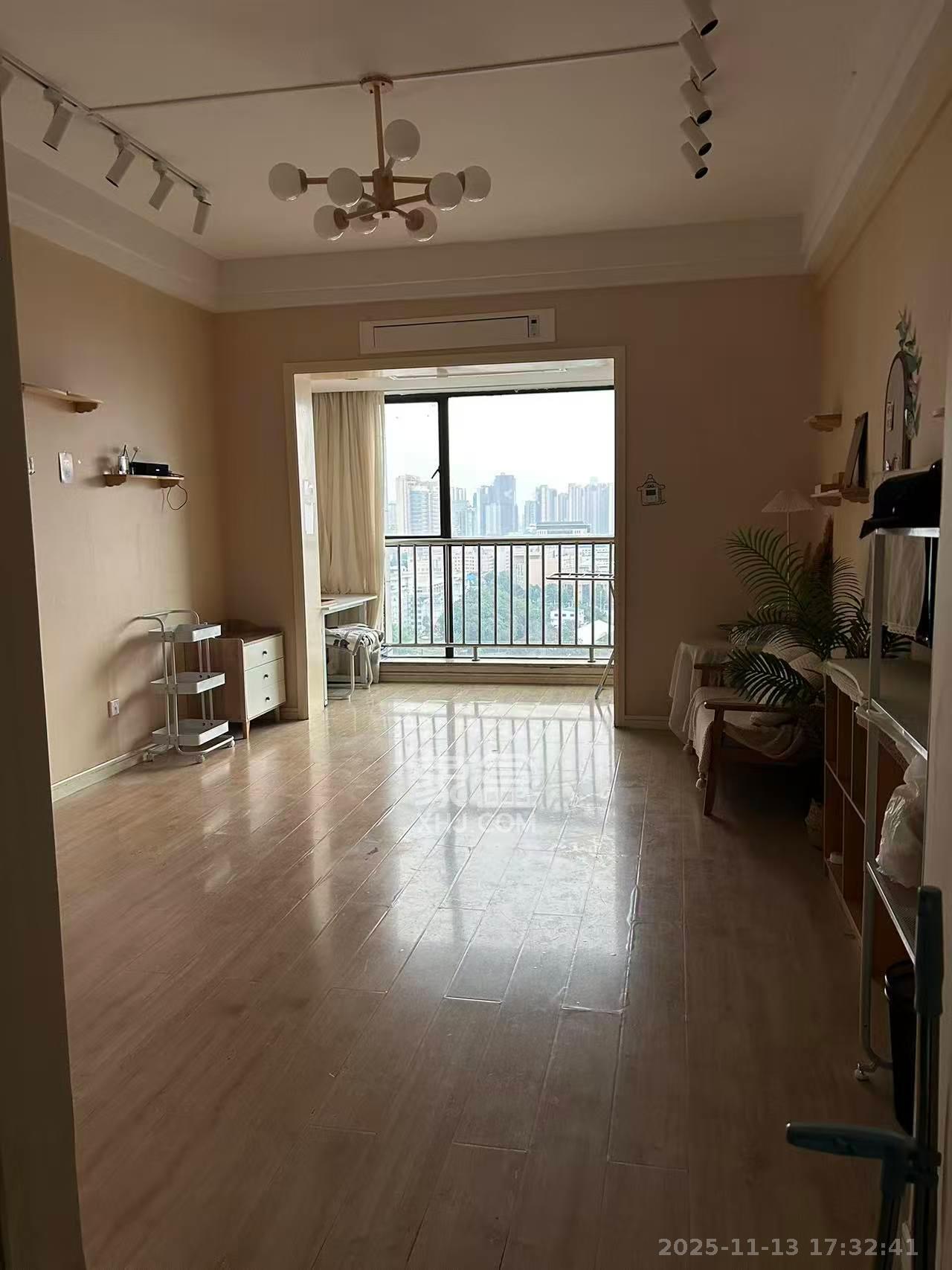 湘腾城市广场  1室1厅1卫    1700.0元/月