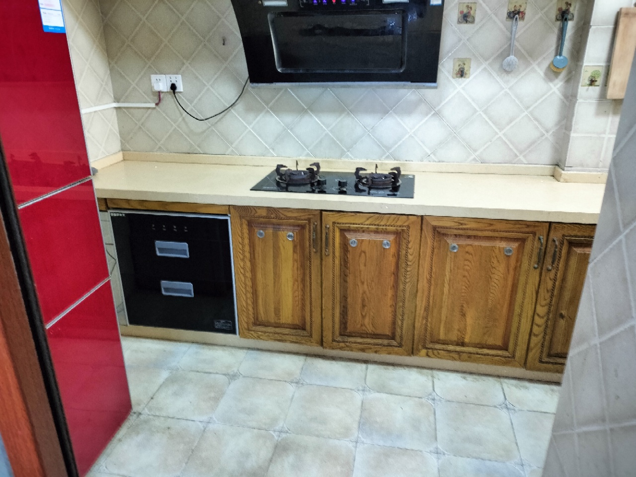 翡翠水城（住宅）  2室2厅1卫    2300.0元/月室内图