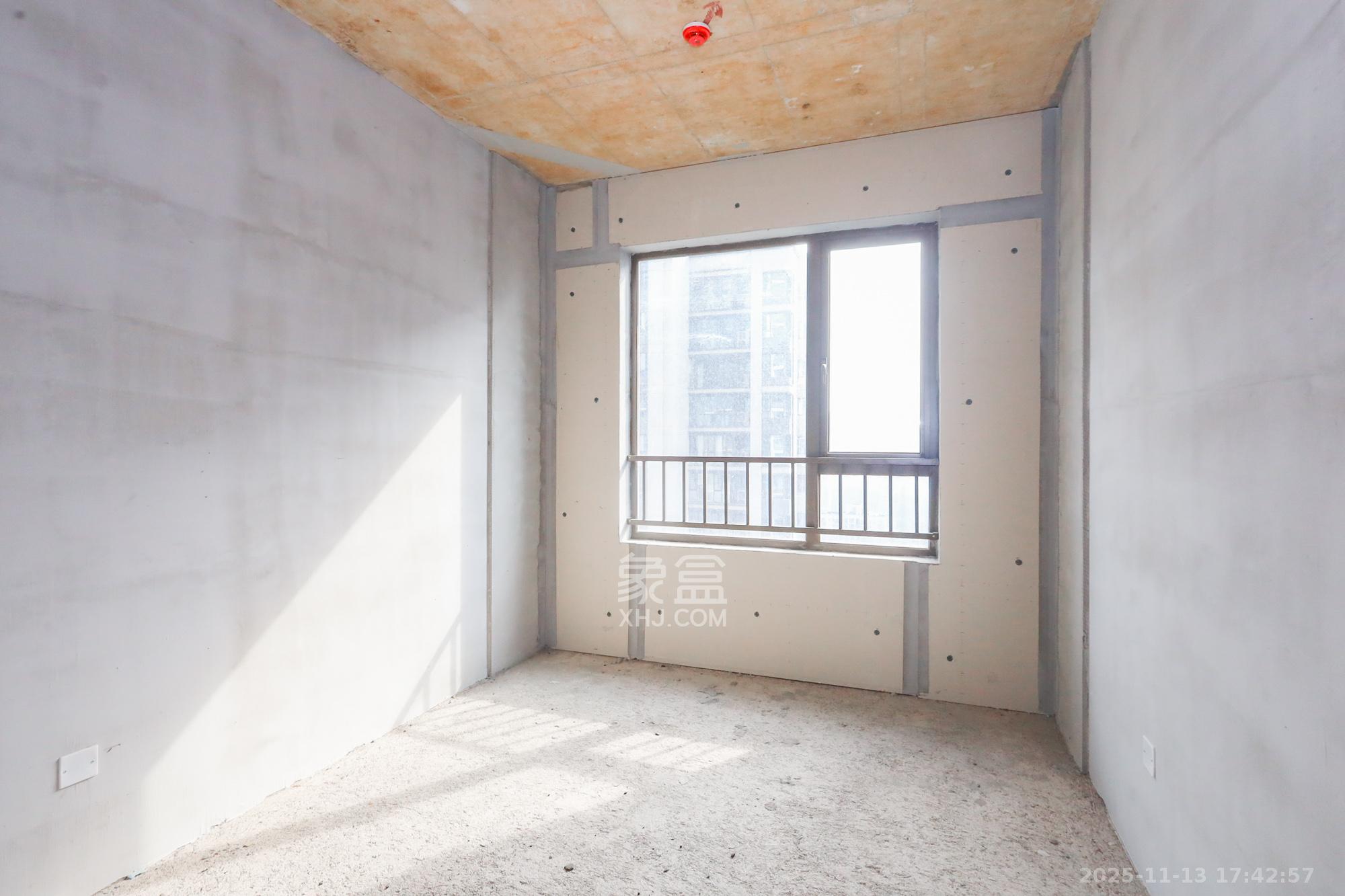 正荣滨江紫阙台 4室2厅2卫 199.0万 正荣滨江紫阙台 4室2厅2卫 199.0万卧室