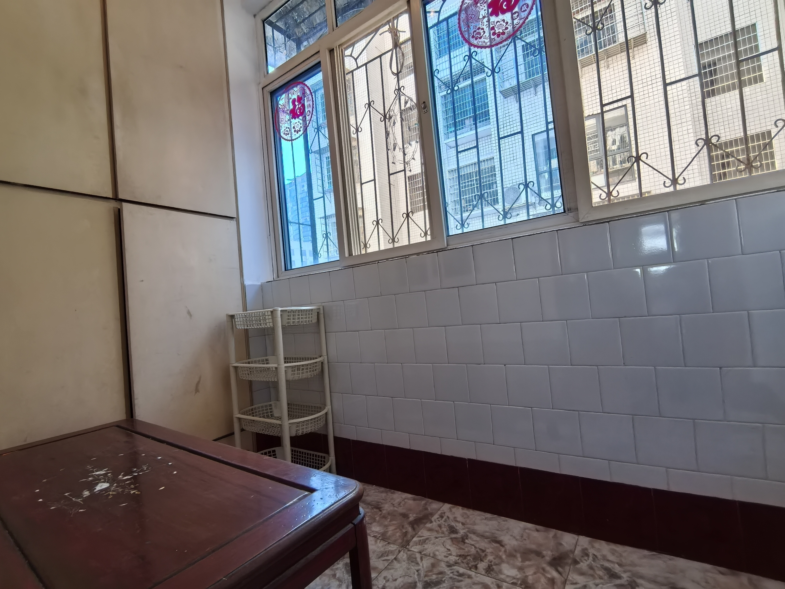 轻纺局家属院 1室0厅0卫 26.8万 轻纺局家属院 1室0厅0卫 26.8万客厅