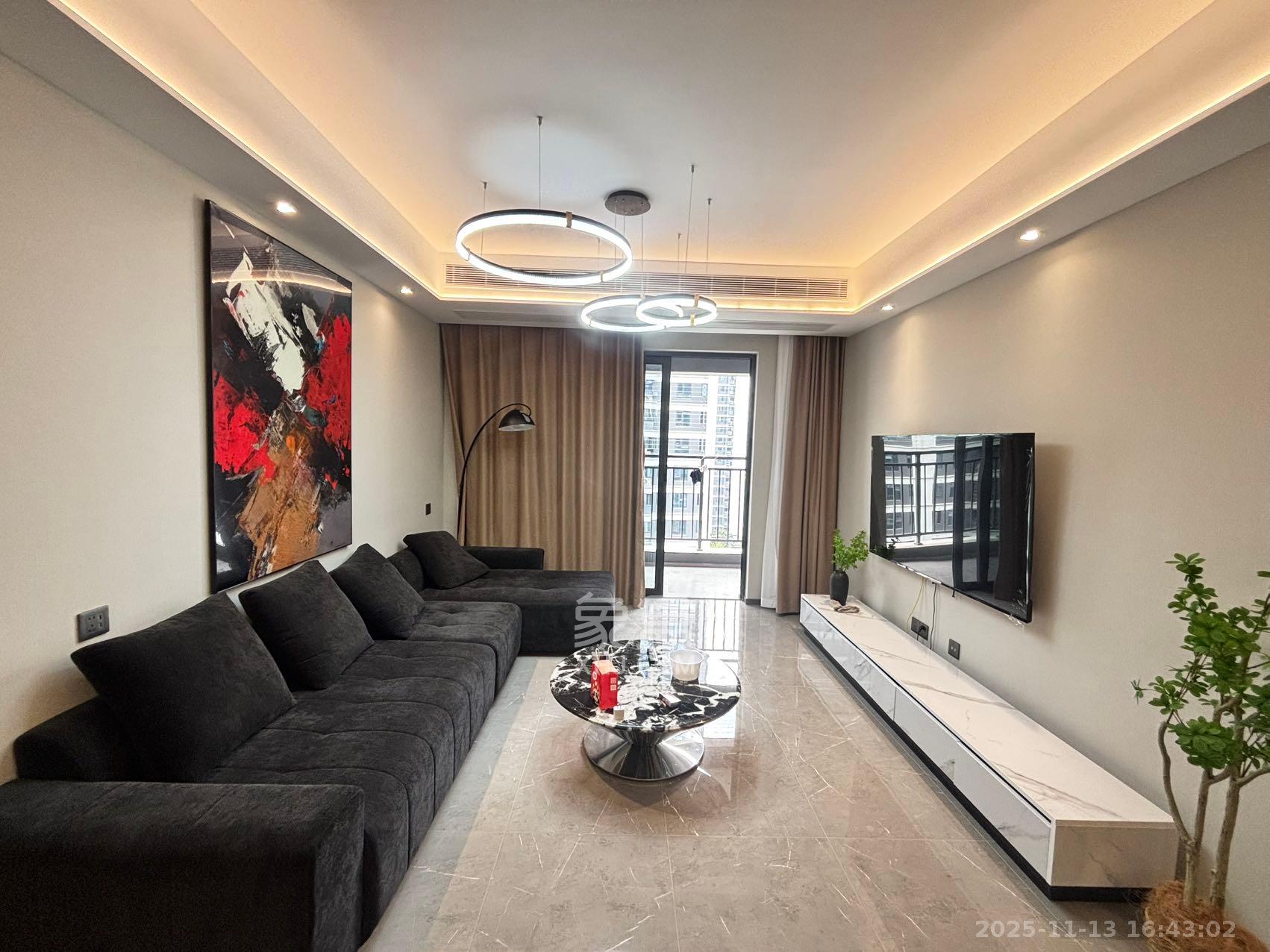 龙湖天璞  3室2厅2卫    4000.0元/月