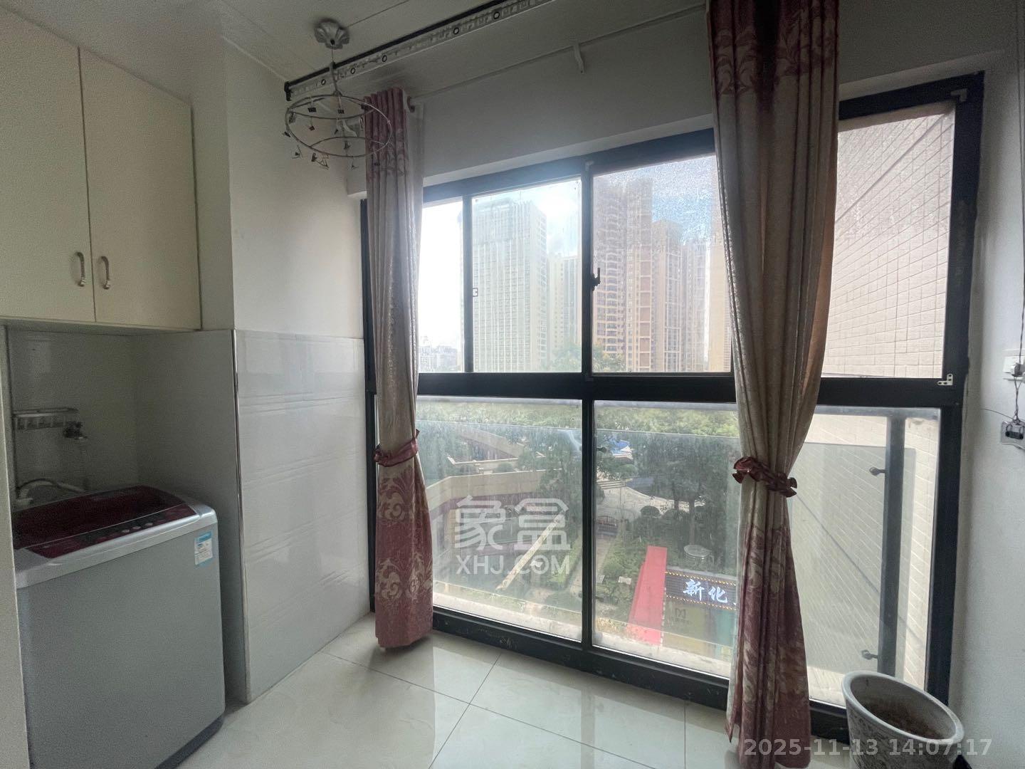 达美D6区  2室2厅1卫    2300.0元/月室内图