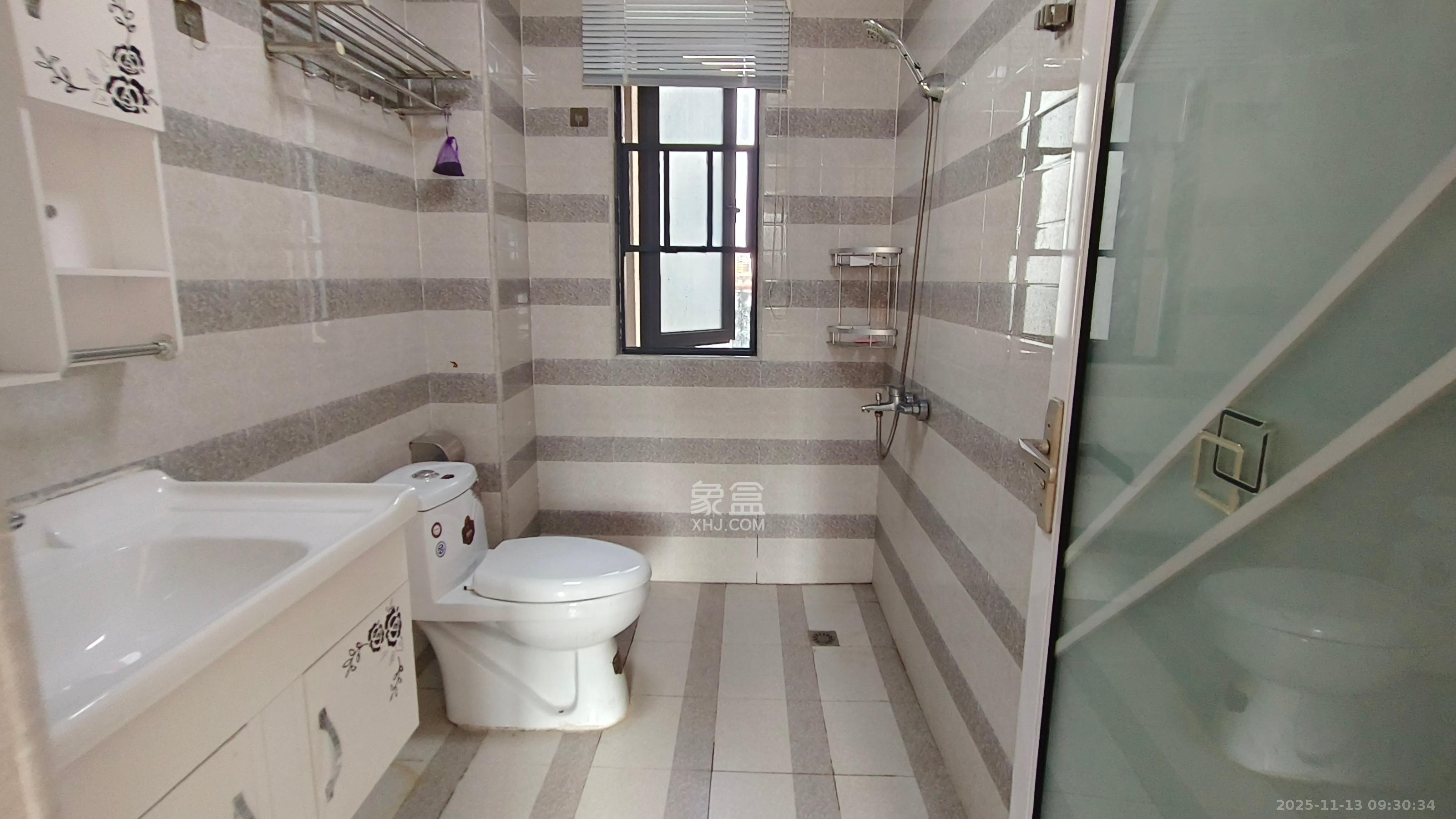 轻盐阳光CEO(轻盐雅苑)(轻奢时代)  3室2厅2卫    2400.0元/月室内图