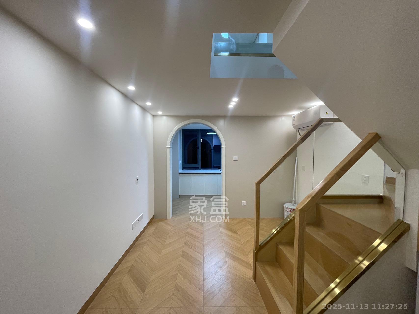 卓越伊景苑  1室0厅0卫    2100.0元/月室内图