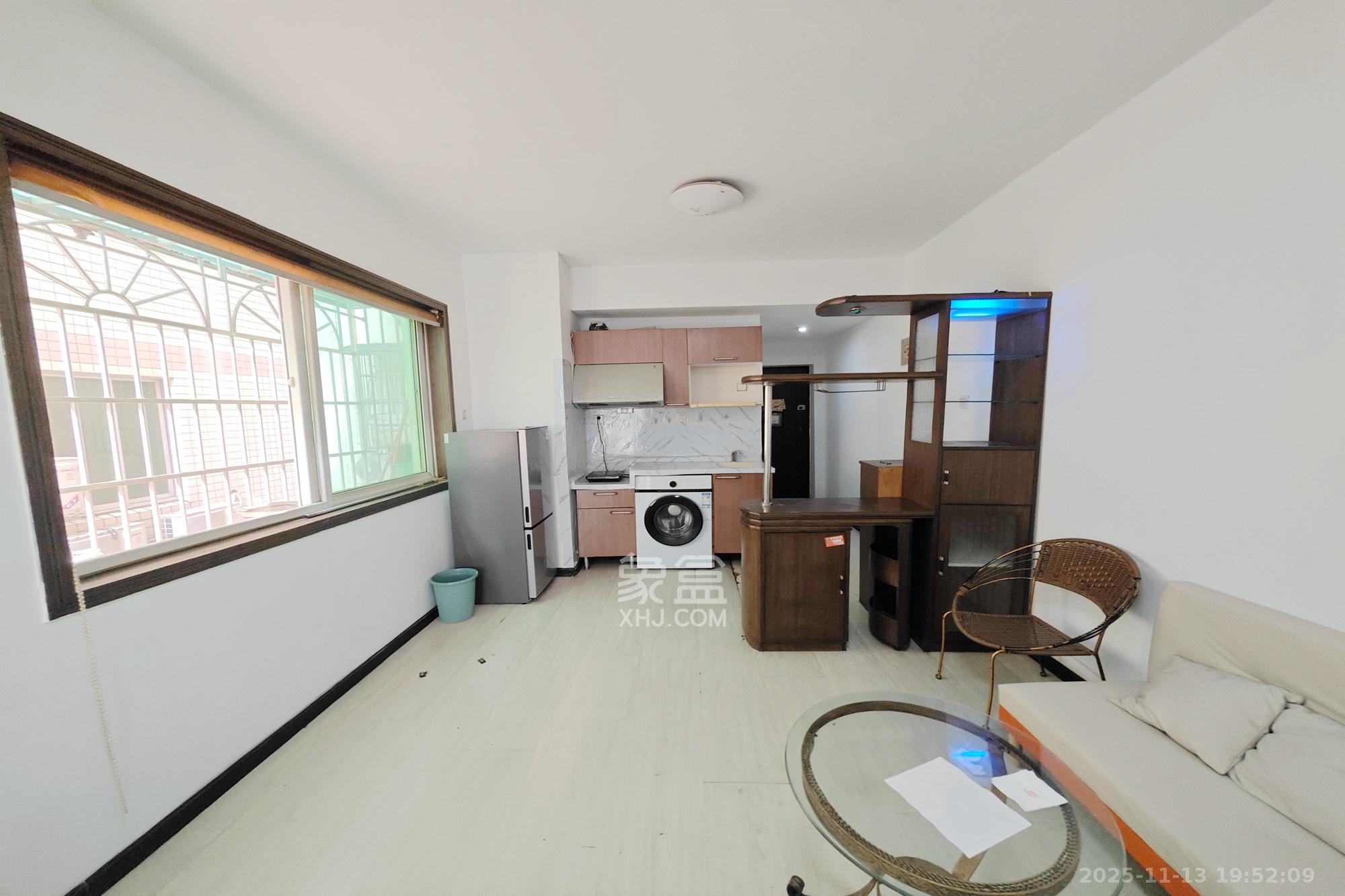 几米空间 1室1厅1卫 25.0万 几米空间 1室1厅1卫 25.0万客厅