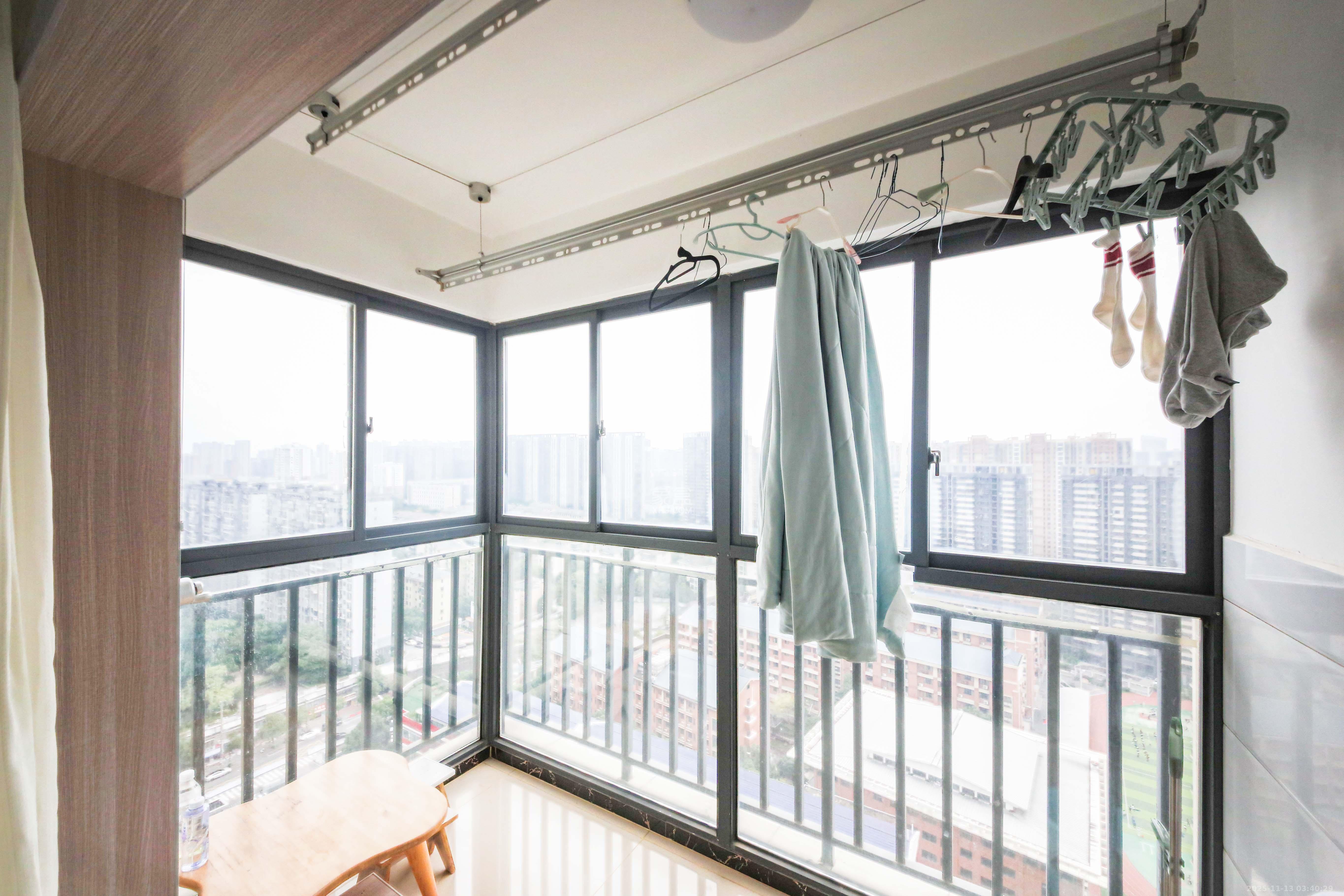 丽水熙园 3室2厅1卫 98.0万 丽水熙园 3室2厅1卫 98.0万阳台