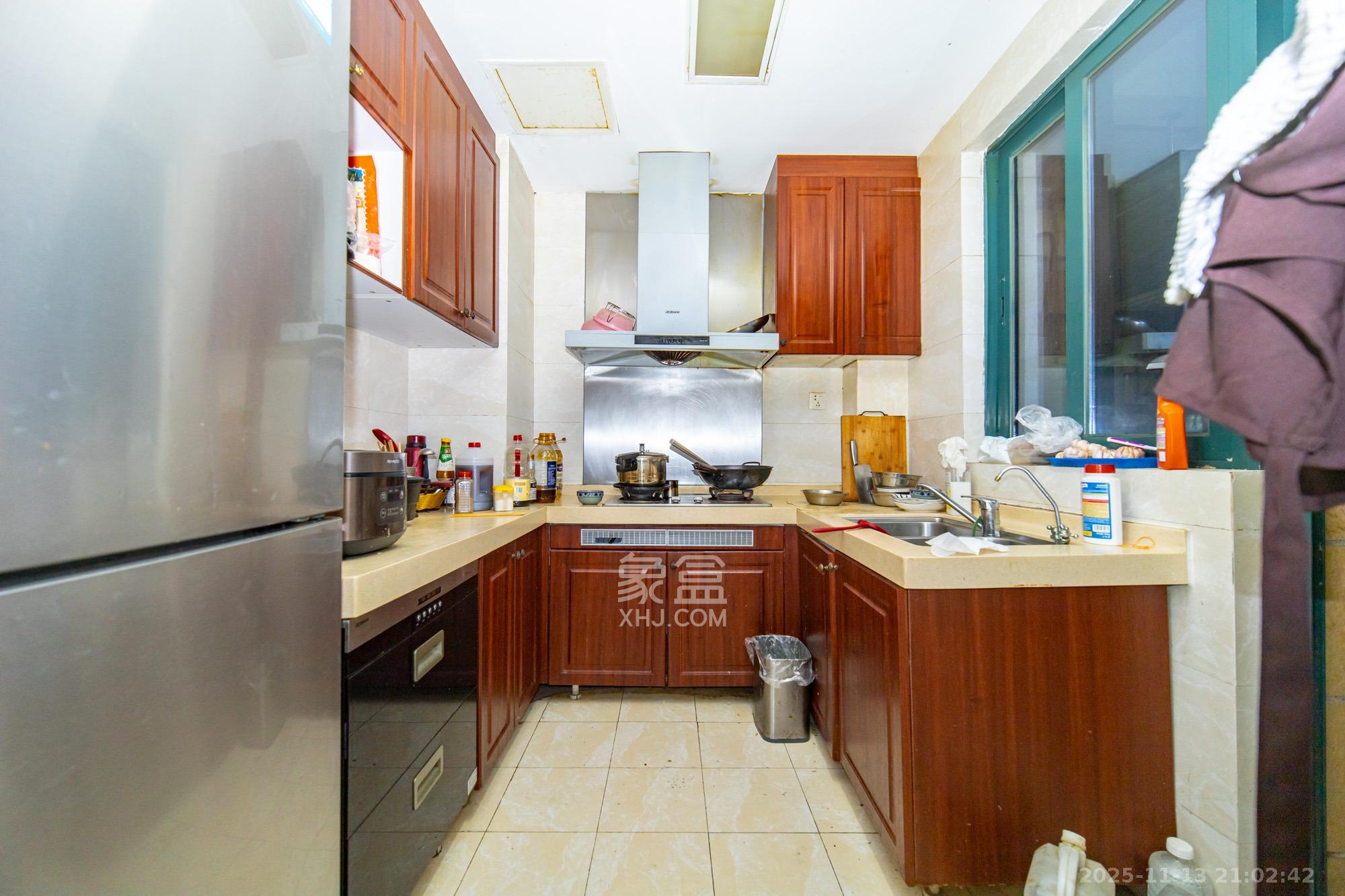 恒大翡翠华庭 3室2厅1卫 65.8万 恒大翡翠华庭 3室2厅1卫 65.8万厨房