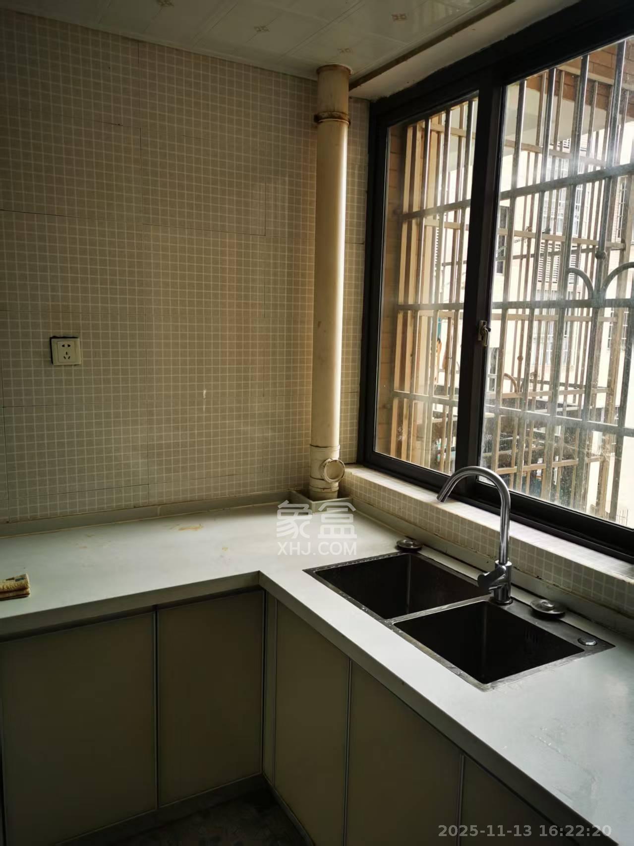 紫东苑（星沙）  3室2厅2卫    2000.0元/月室内图