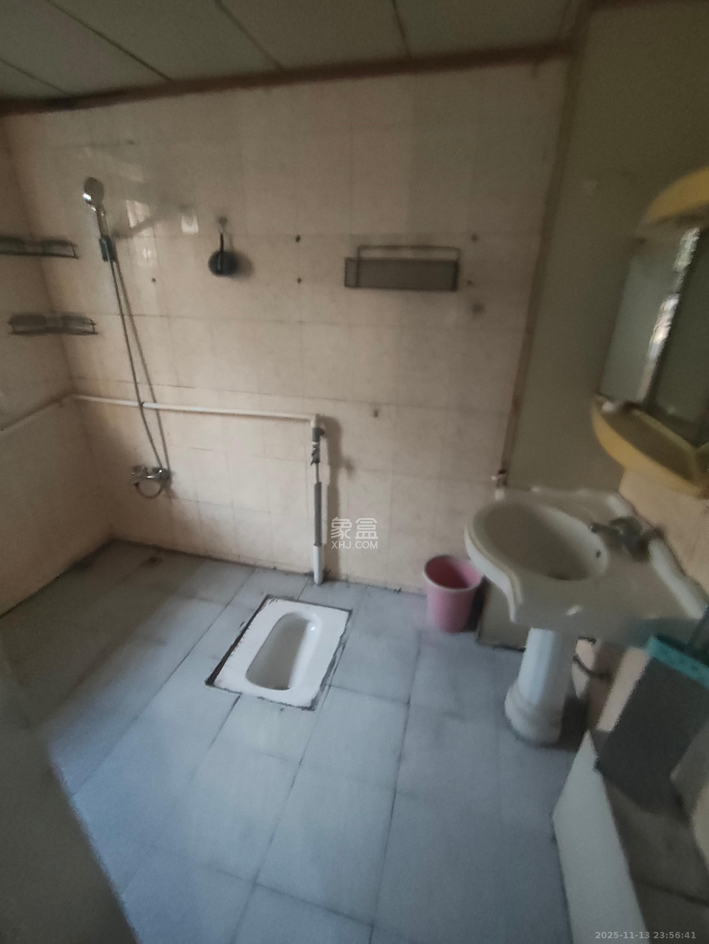 金府嘉苑  3室2厅1卫    1580.0元/月