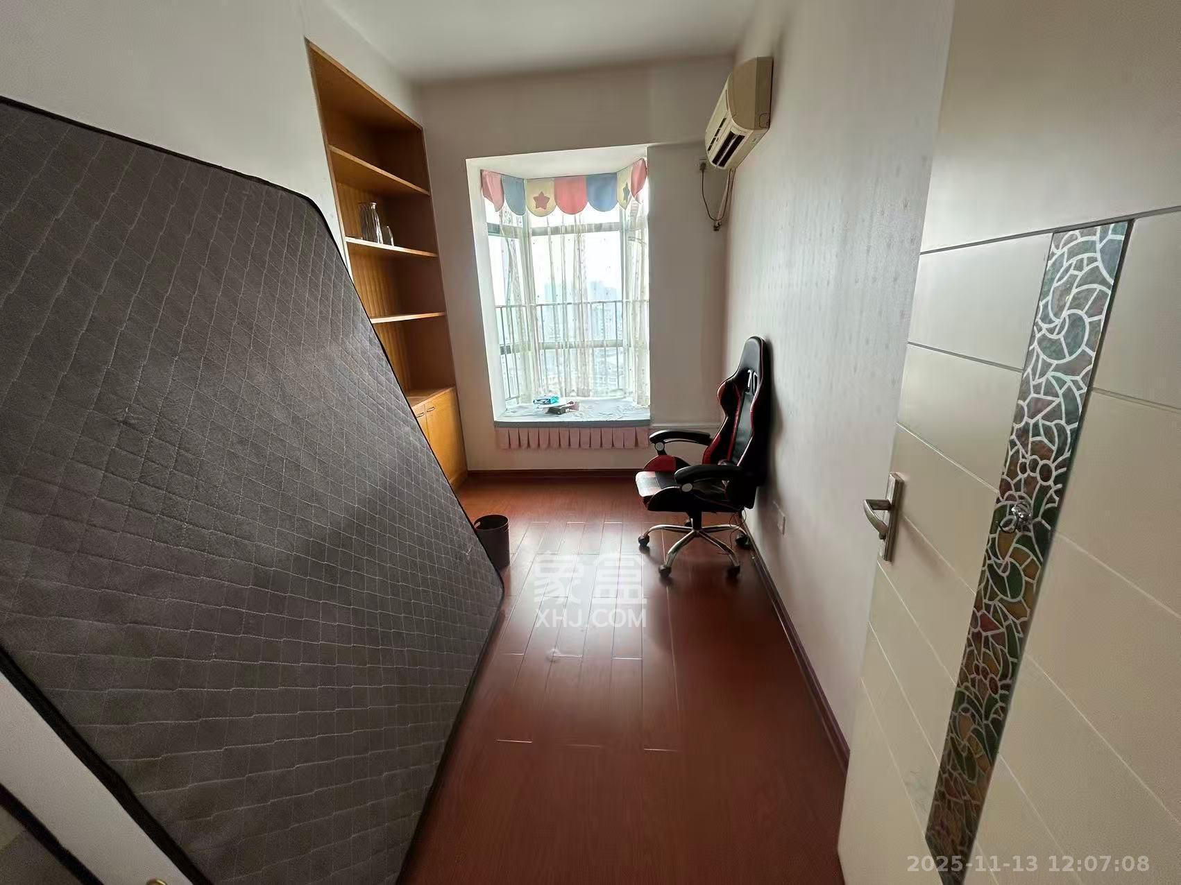 梦泽园 4室2厅2卫 3800.0元/月 梦泽园 4室2厅2卫 3800.0元/月室内图