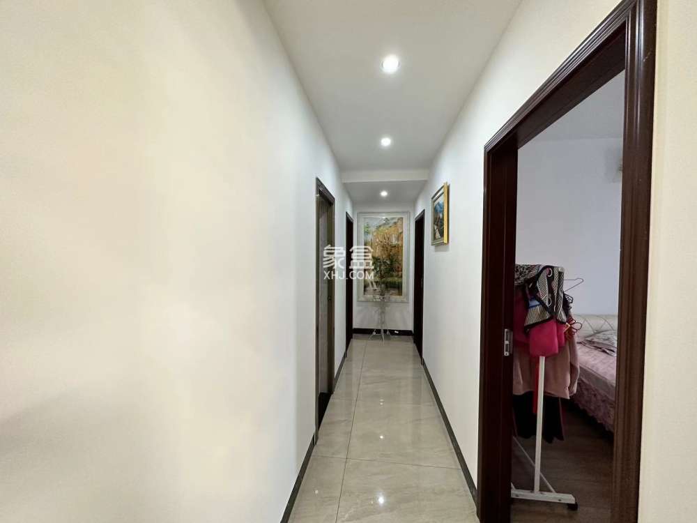 和顺天河广场（型格广场）  3室2厅2卫    70.0万室内图