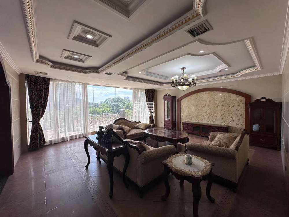 碧玉花园别墅 5室3厅4卫 298.0万 碧玉花园别墅 5室3厅4卫 298.0万室内图