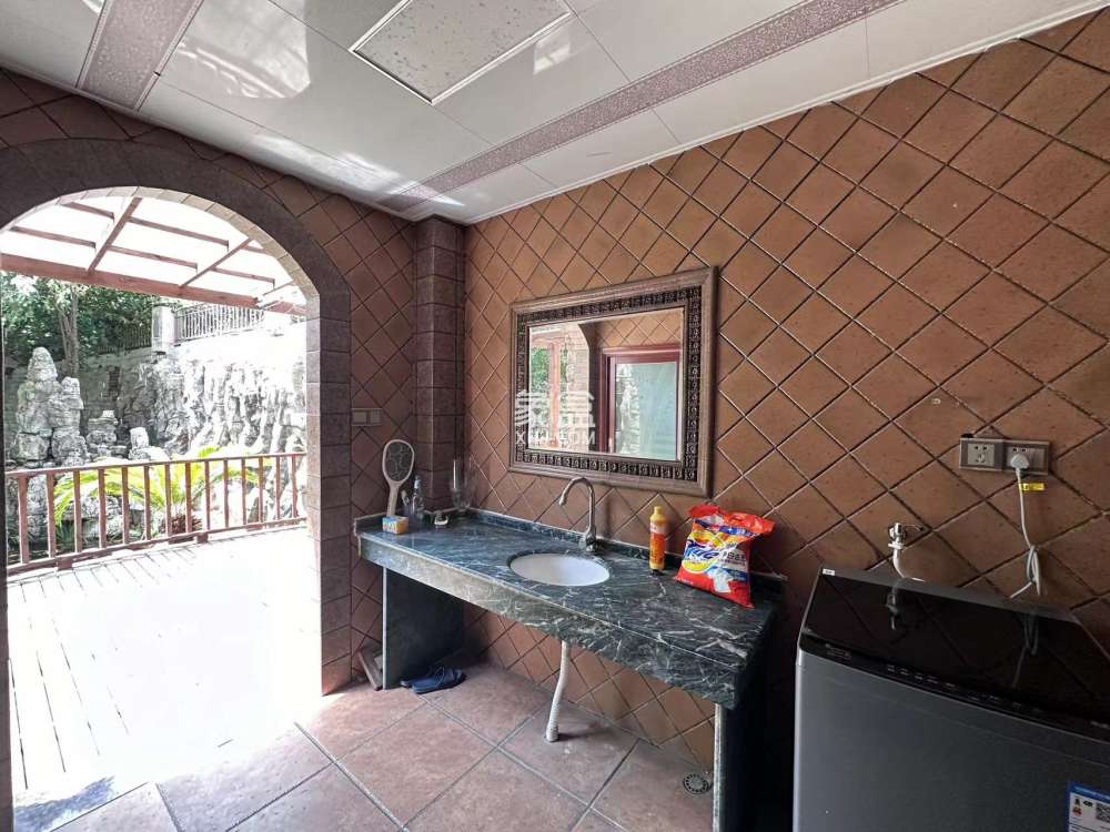 碧玉花园别墅  5室3厅4卫    298.0万室内图