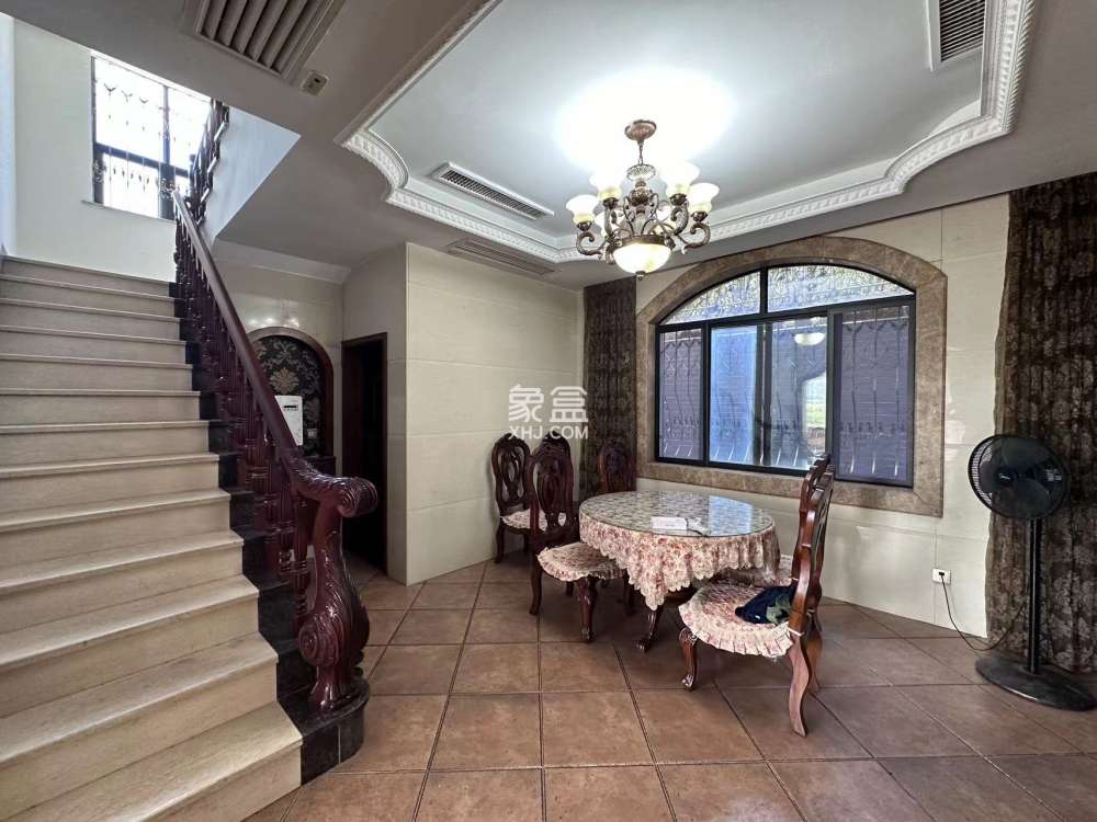 碧玉花园别墅  5室3厅4卫    298.0万室内图