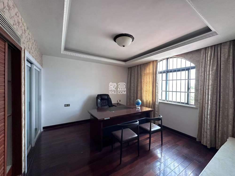 碧玉花园别墅  5室3厅4卫    298.0万室内图