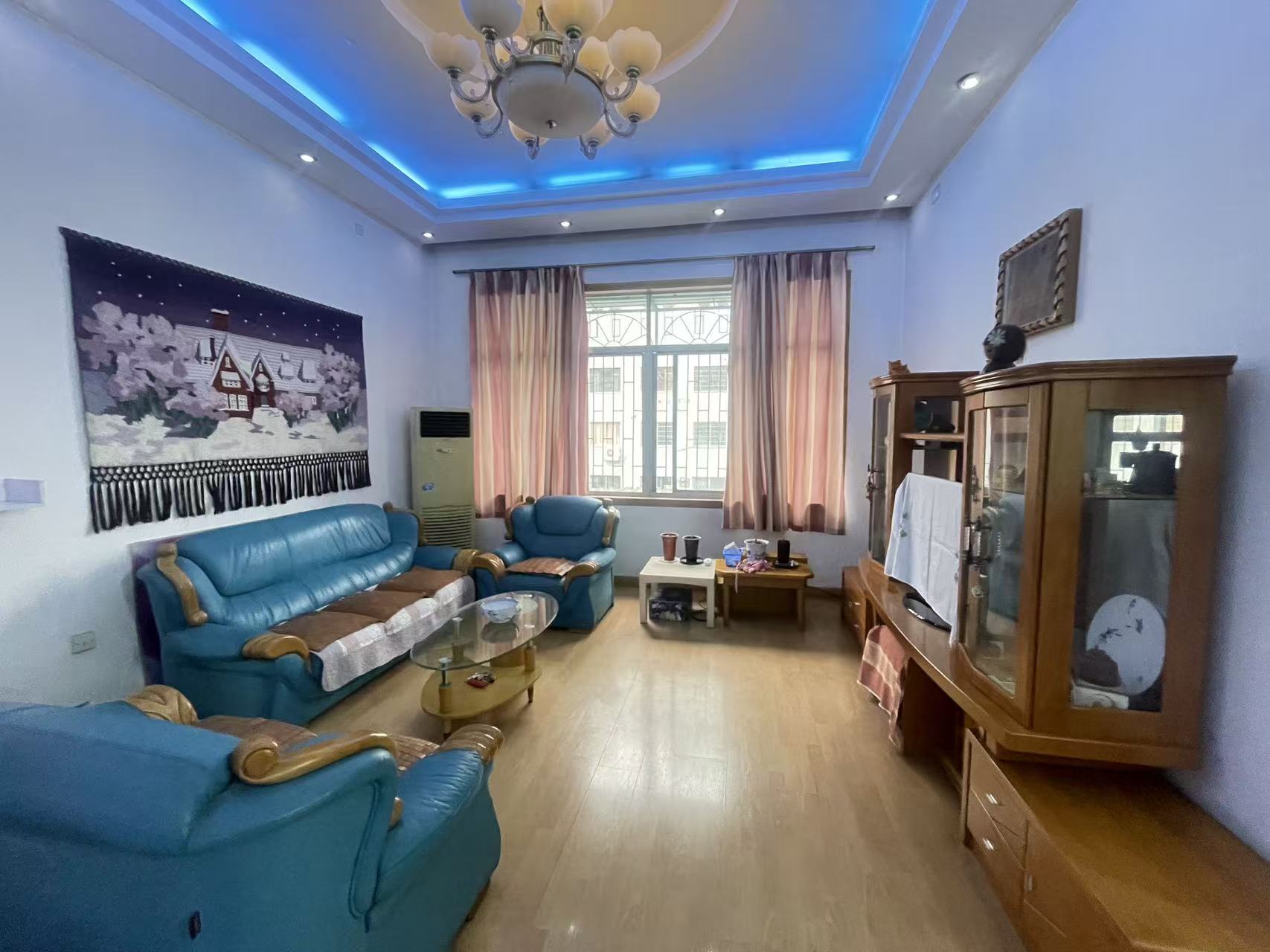 广播电视报社宿舍  3室2厅1卫    46.8万