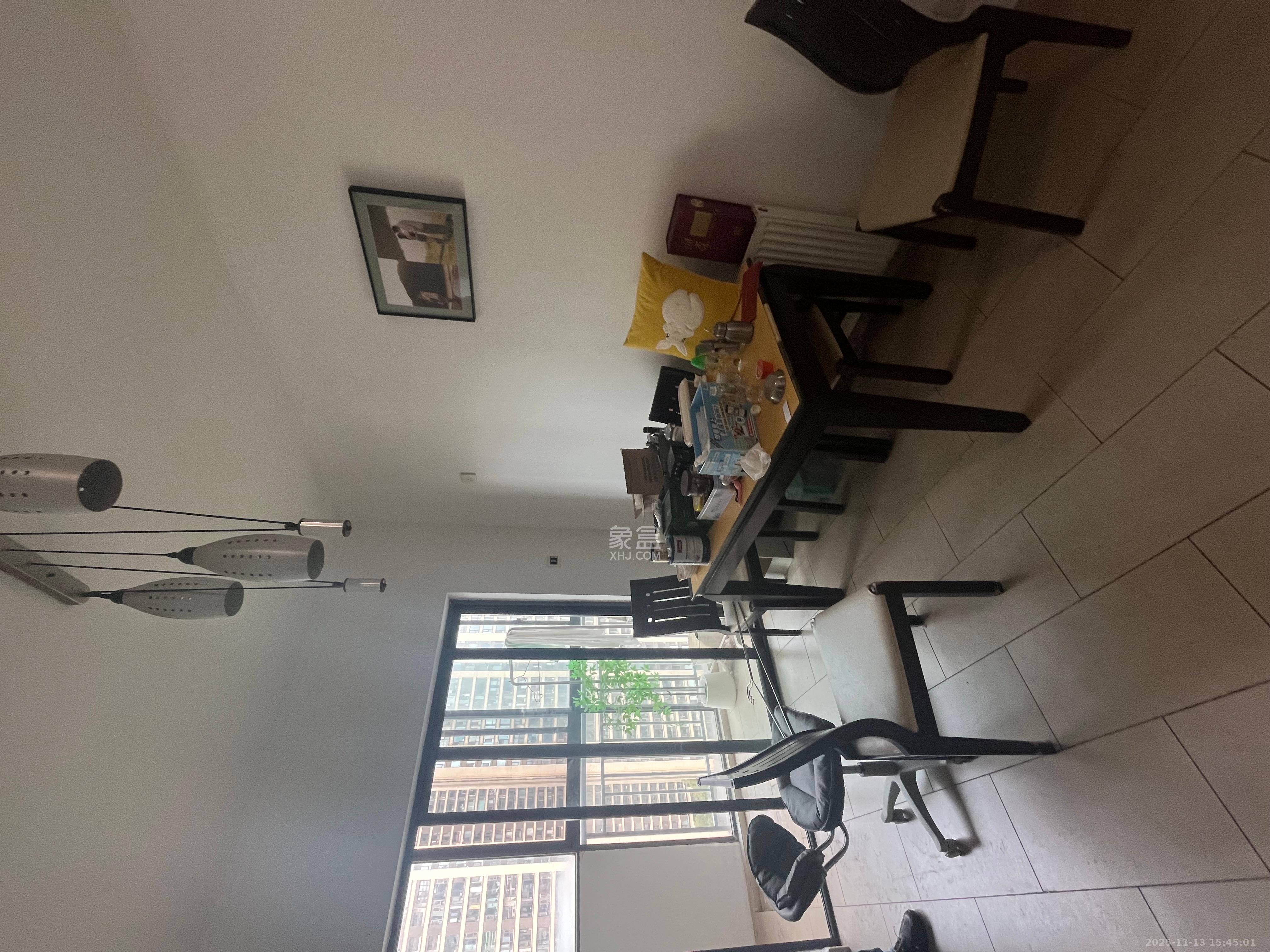 三万英尺  3室2厅2卫    3700.0元/月室内图