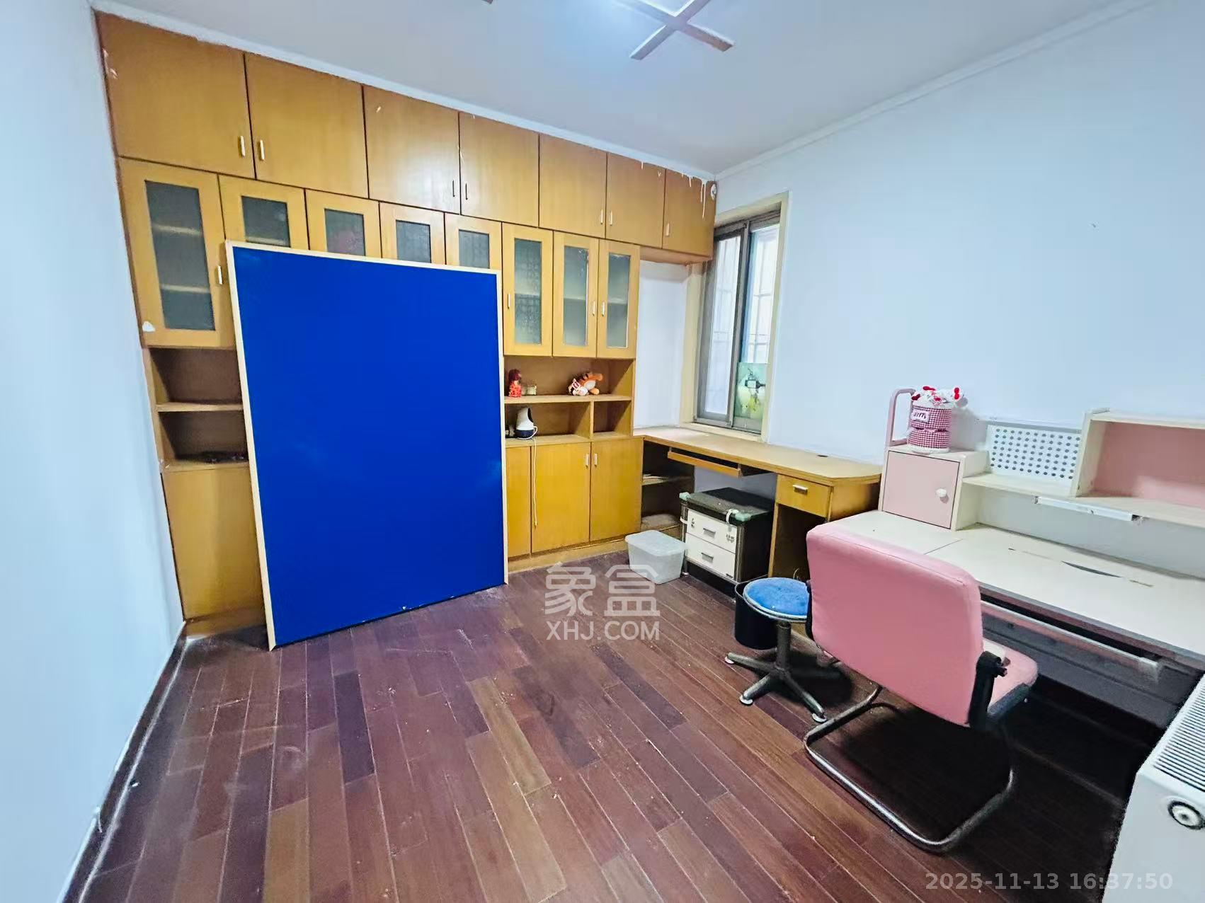 长征花园  3室2厅2卫    1900.0元/月室内图