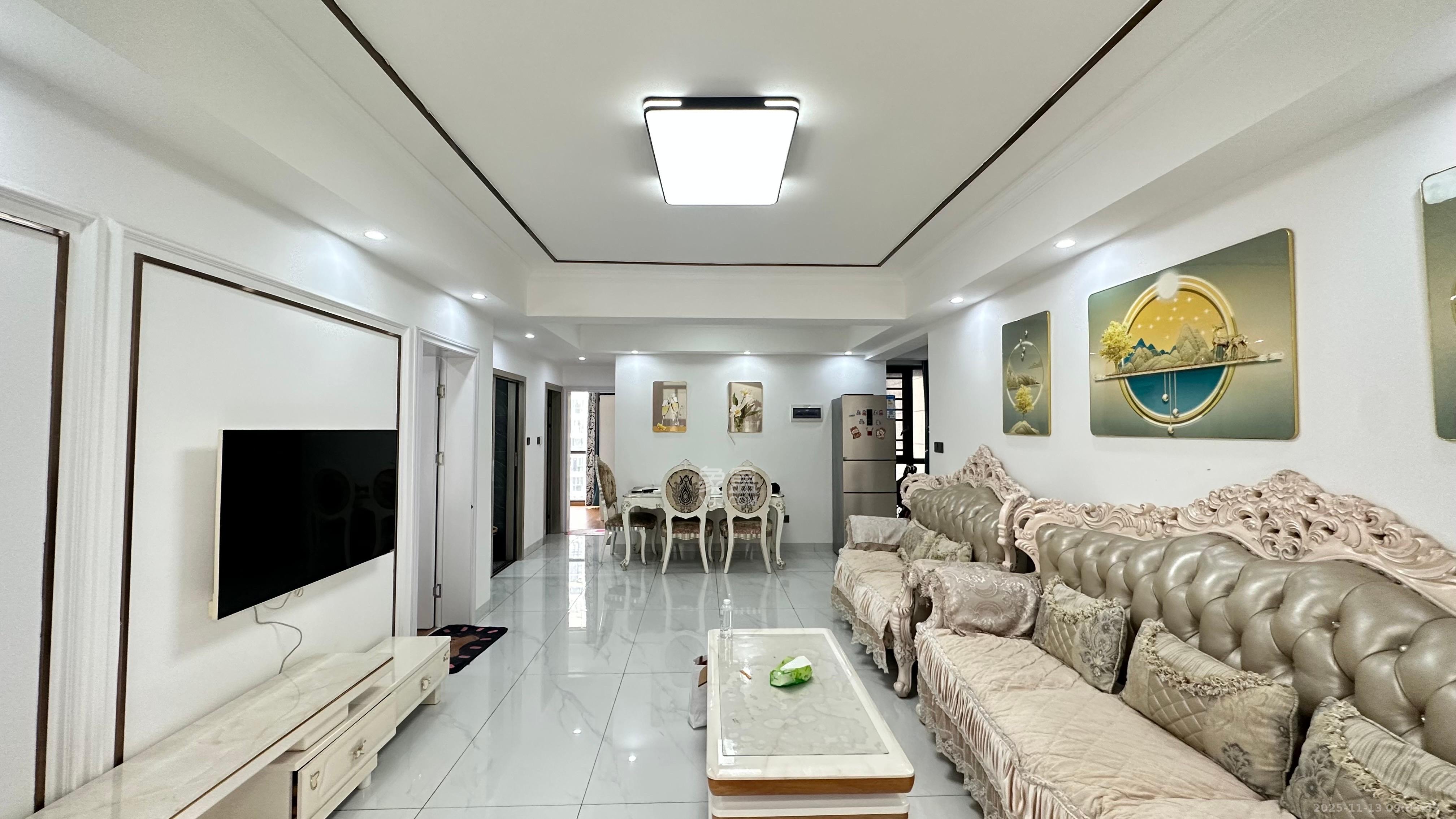 明发国际城  3室2厅2卫    2500.0元/月室内图