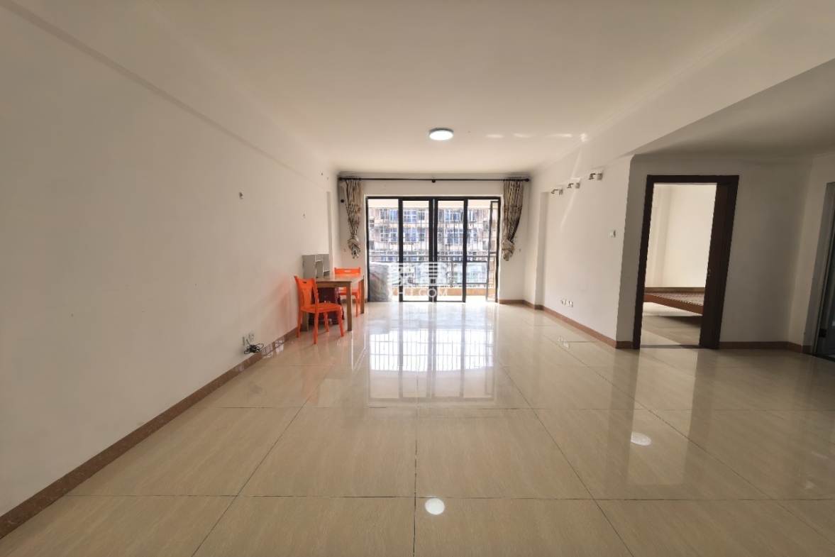 西岭华庭 2室2厅1卫 108.0万 西岭华庭 2室2厅1卫 108.0万客厅