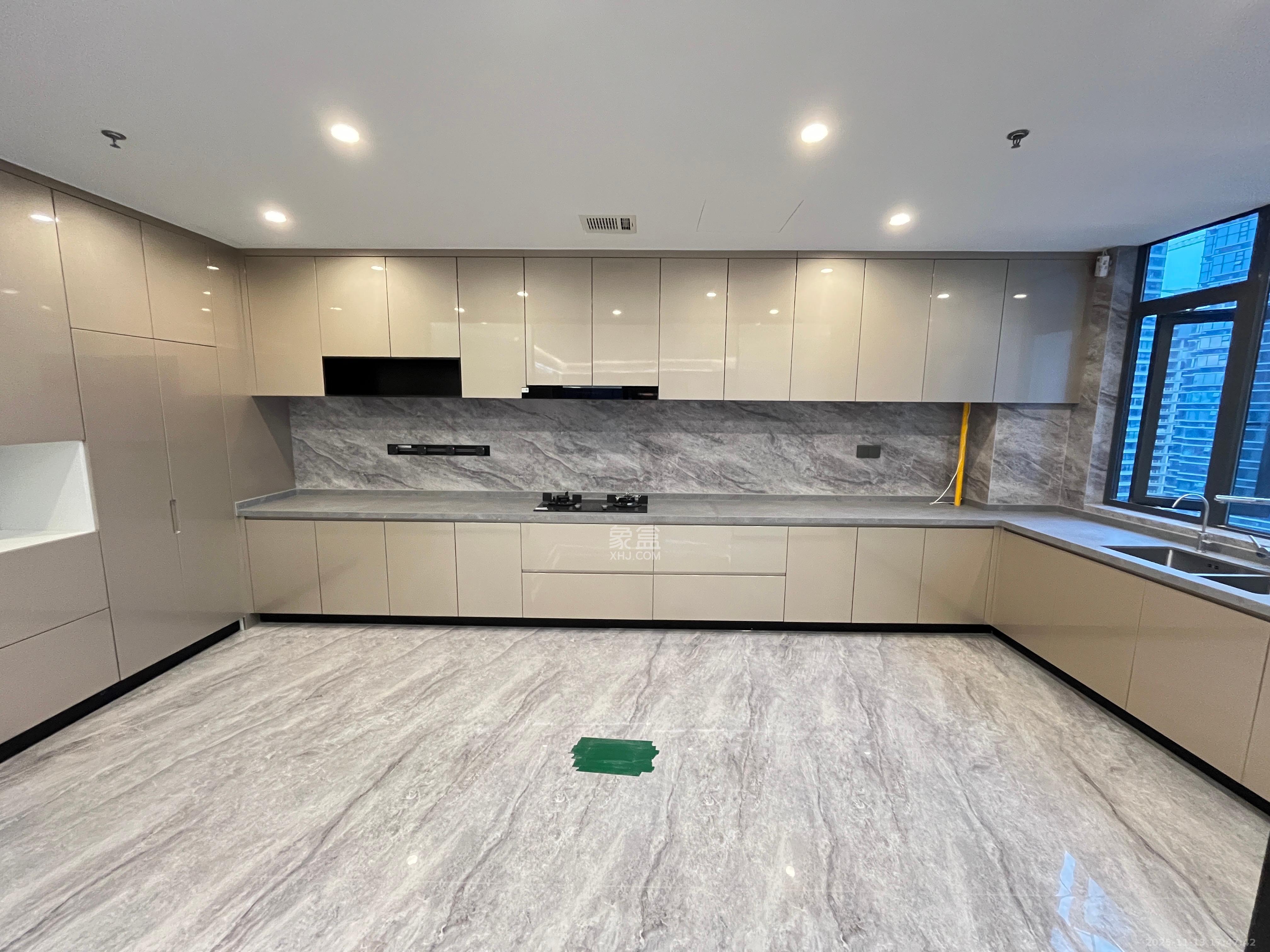 旭辉铂悦湘江  4室2厅5卫    25000.0元/月室内图