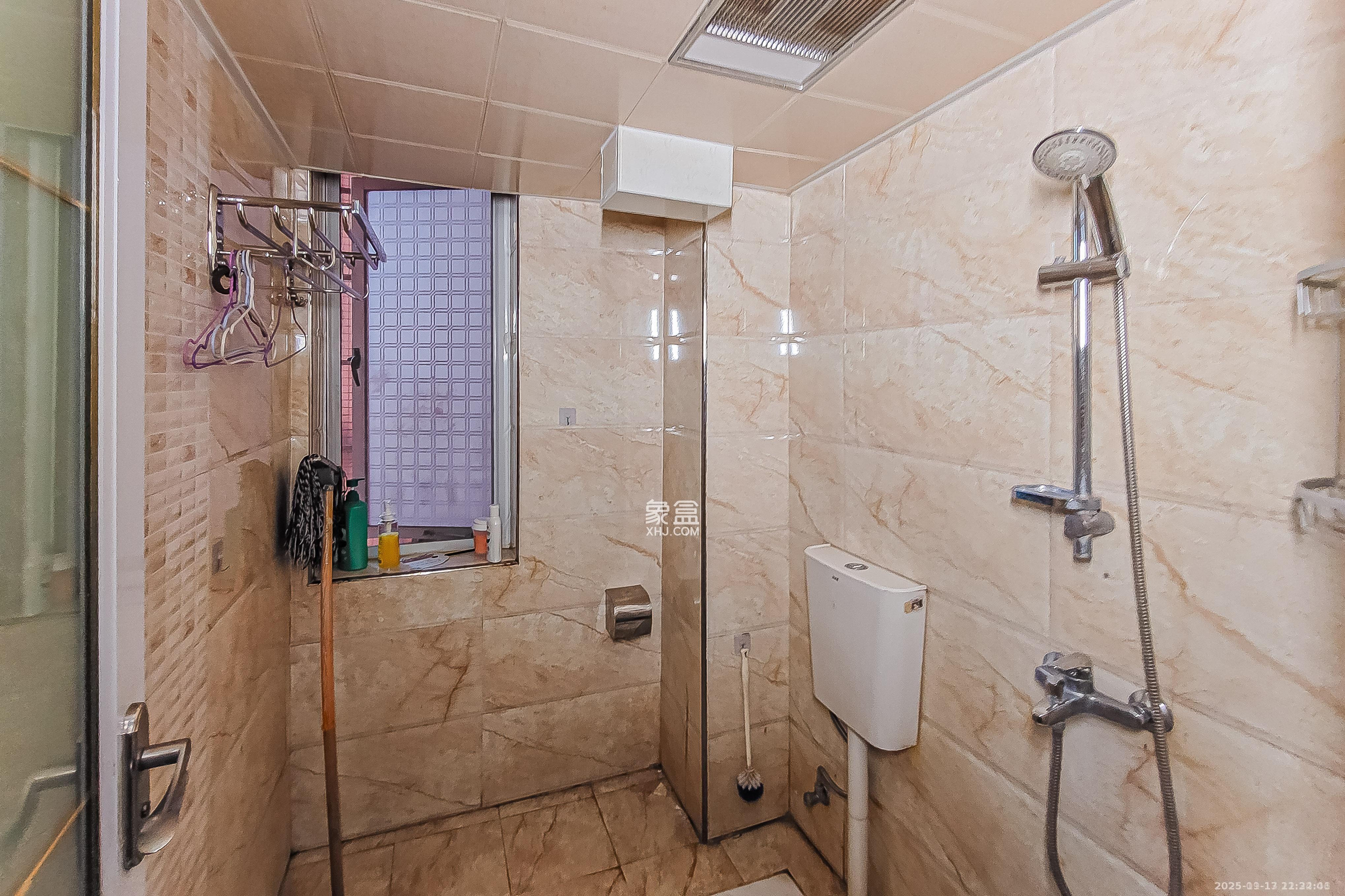 森宇佳园 4室2厅1卫 2500.0元/月 森宇佳园 4室2厅1卫 2500.0元/月室内图