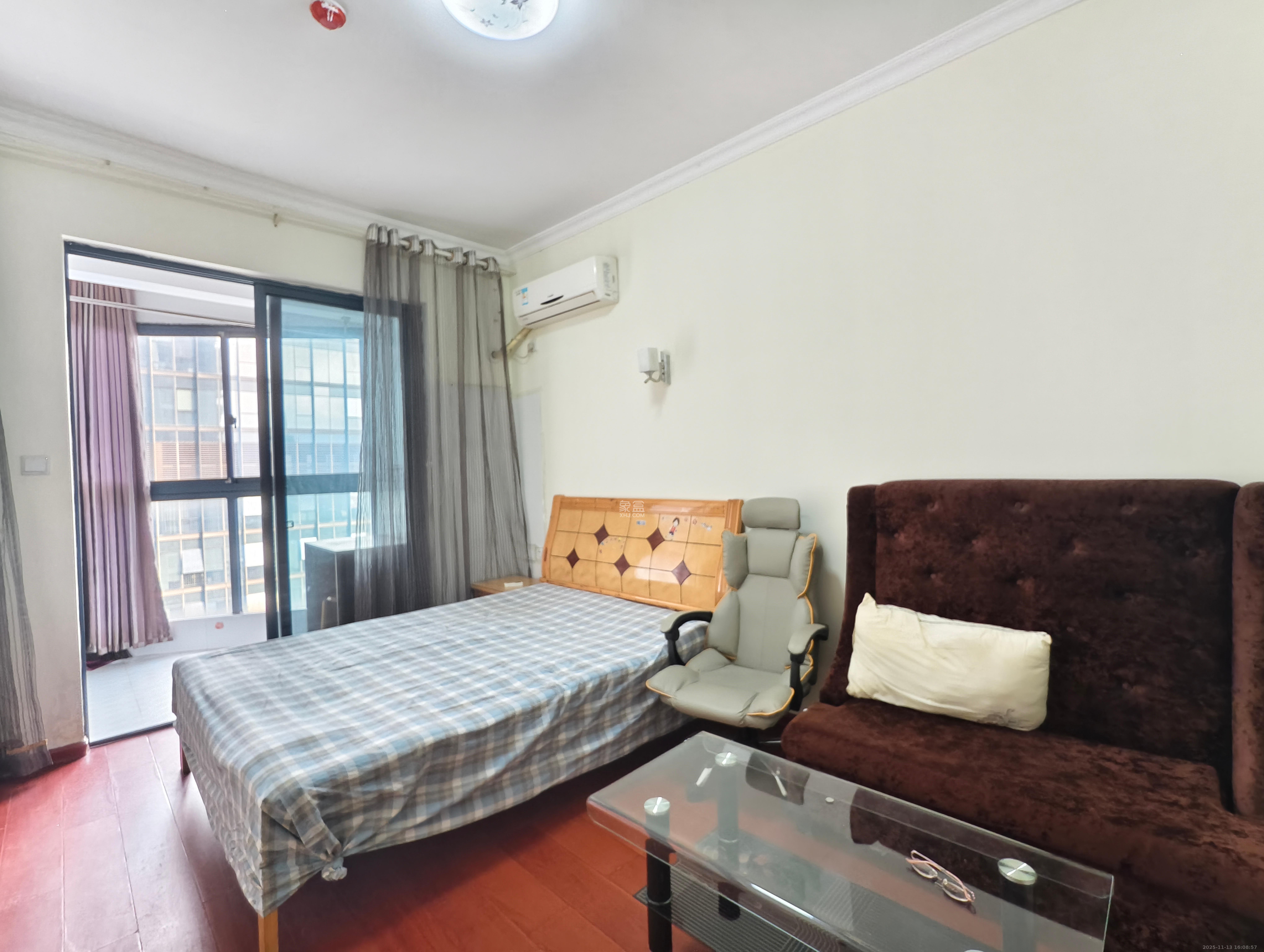 绿地中央广场 1室1厅1卫 1500.0元/月 绿地中央广场 1室1厅1卫 1500.0元/月室内图