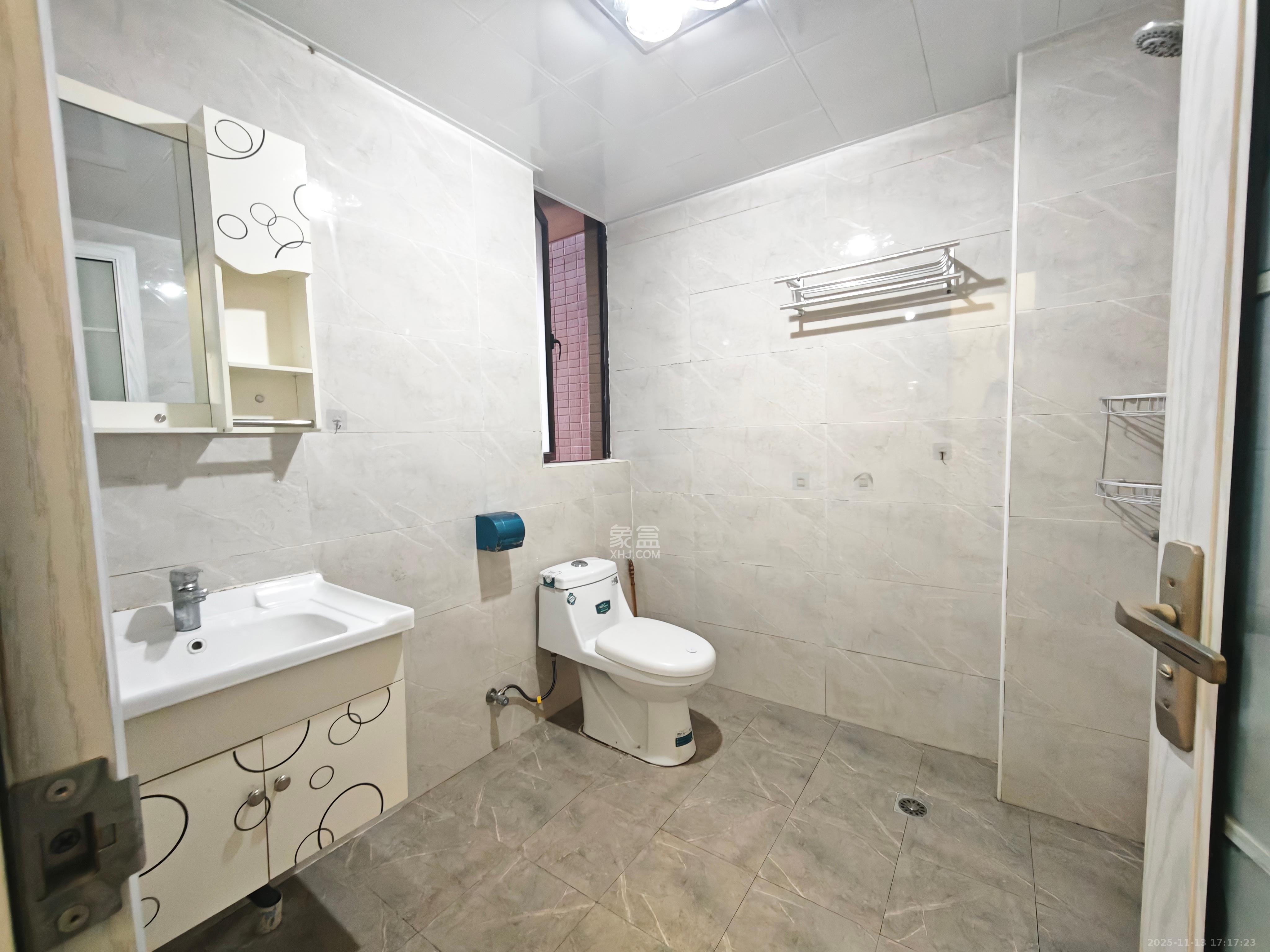 云开壹品樾玺  4室2厅2卫    2500.0元/月室内图