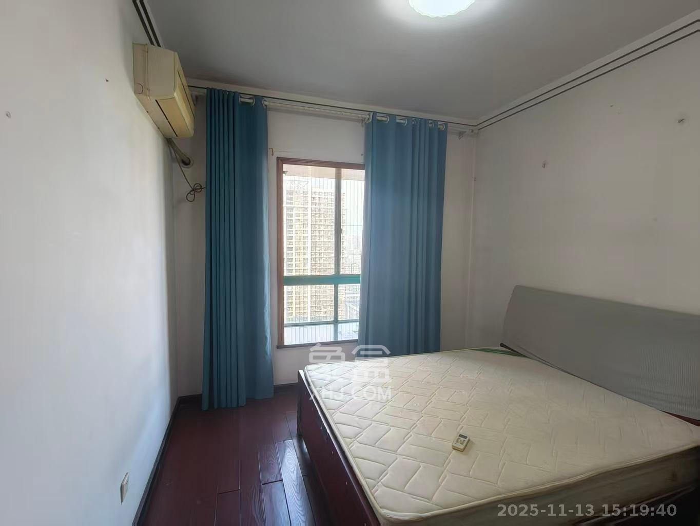 蓝山郡  3室2厅1卫    2000.0元/月室内图