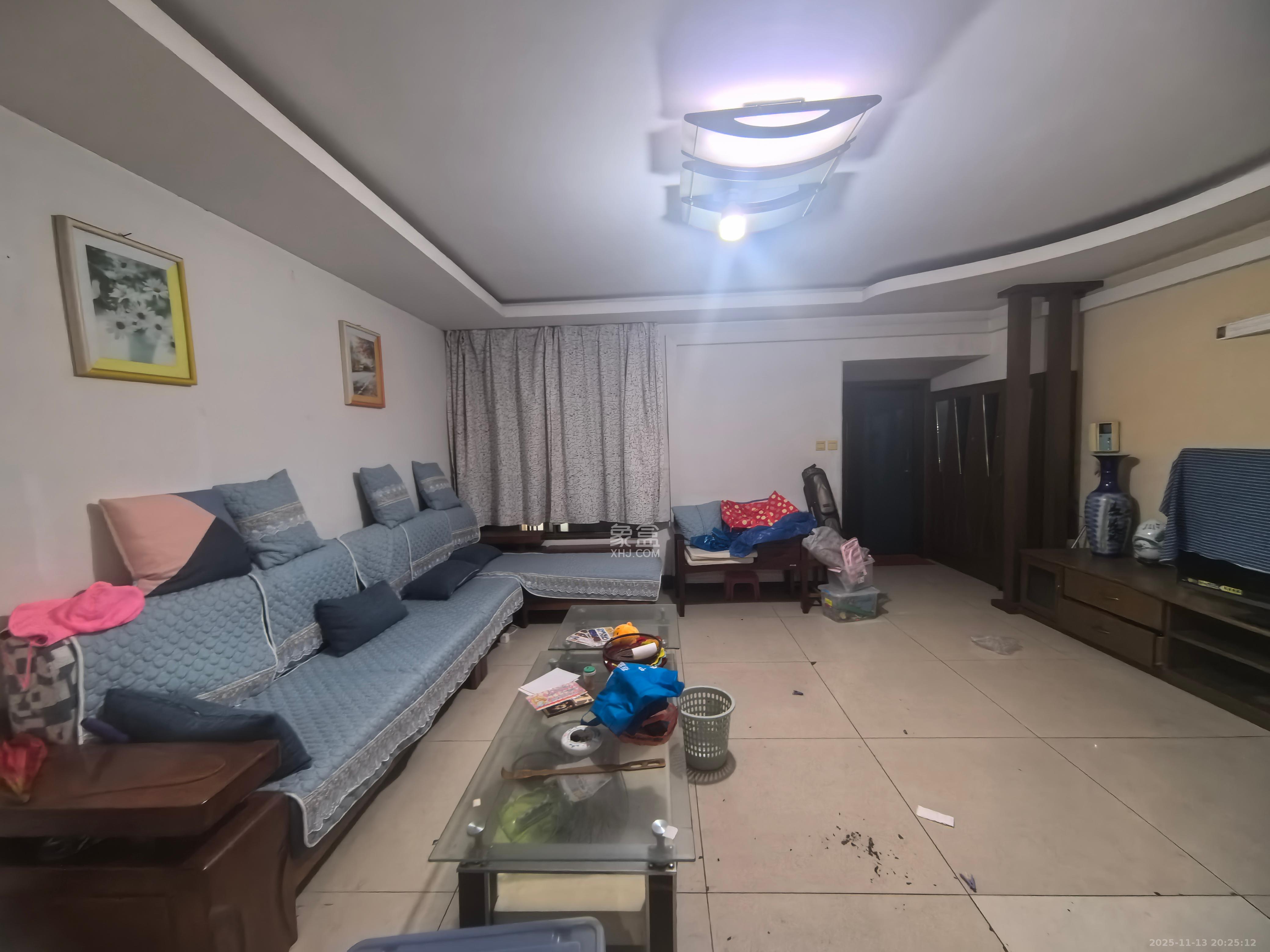 雅园小区 4室2厅2卫 3600.0元/月 雅园小区 4室2厅2卫 3600.0元/月室内图