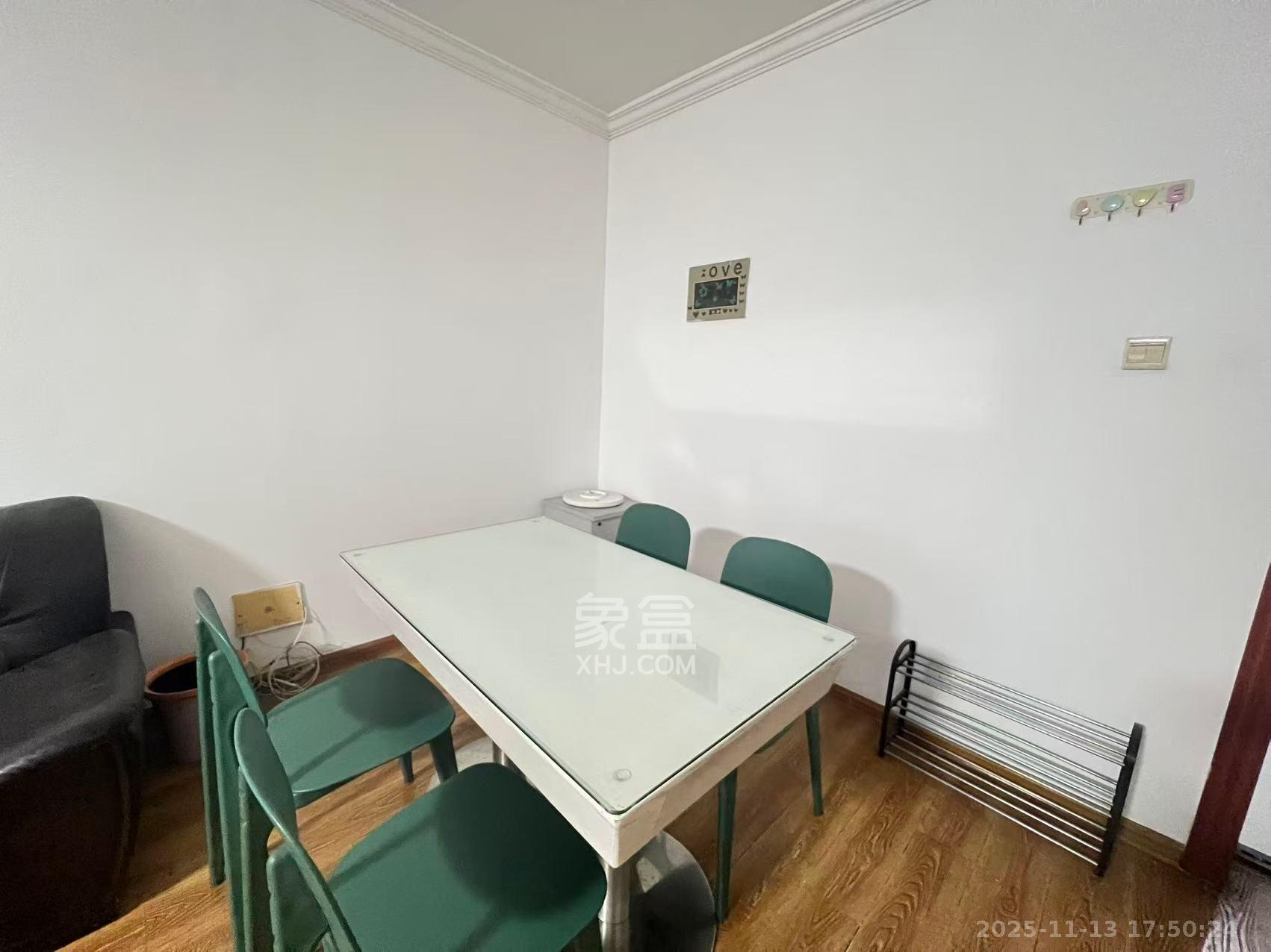 东玺门 1室2厅1卫 2300.0元/月 东玺门 1室2厅1卫 2300.0元/月室内图