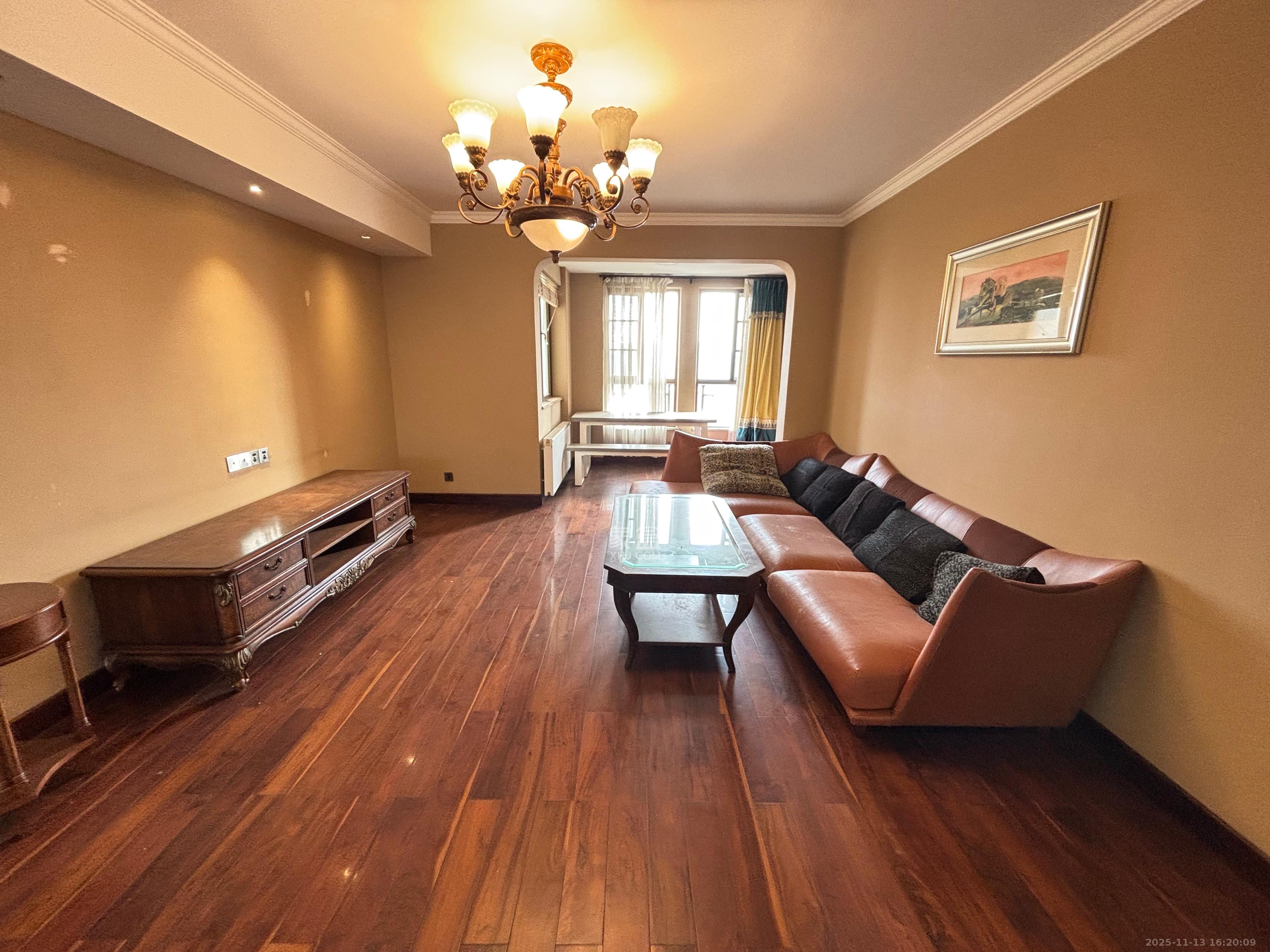 第六都（陆都小区）  4室2厅2卫    5000.0元/月