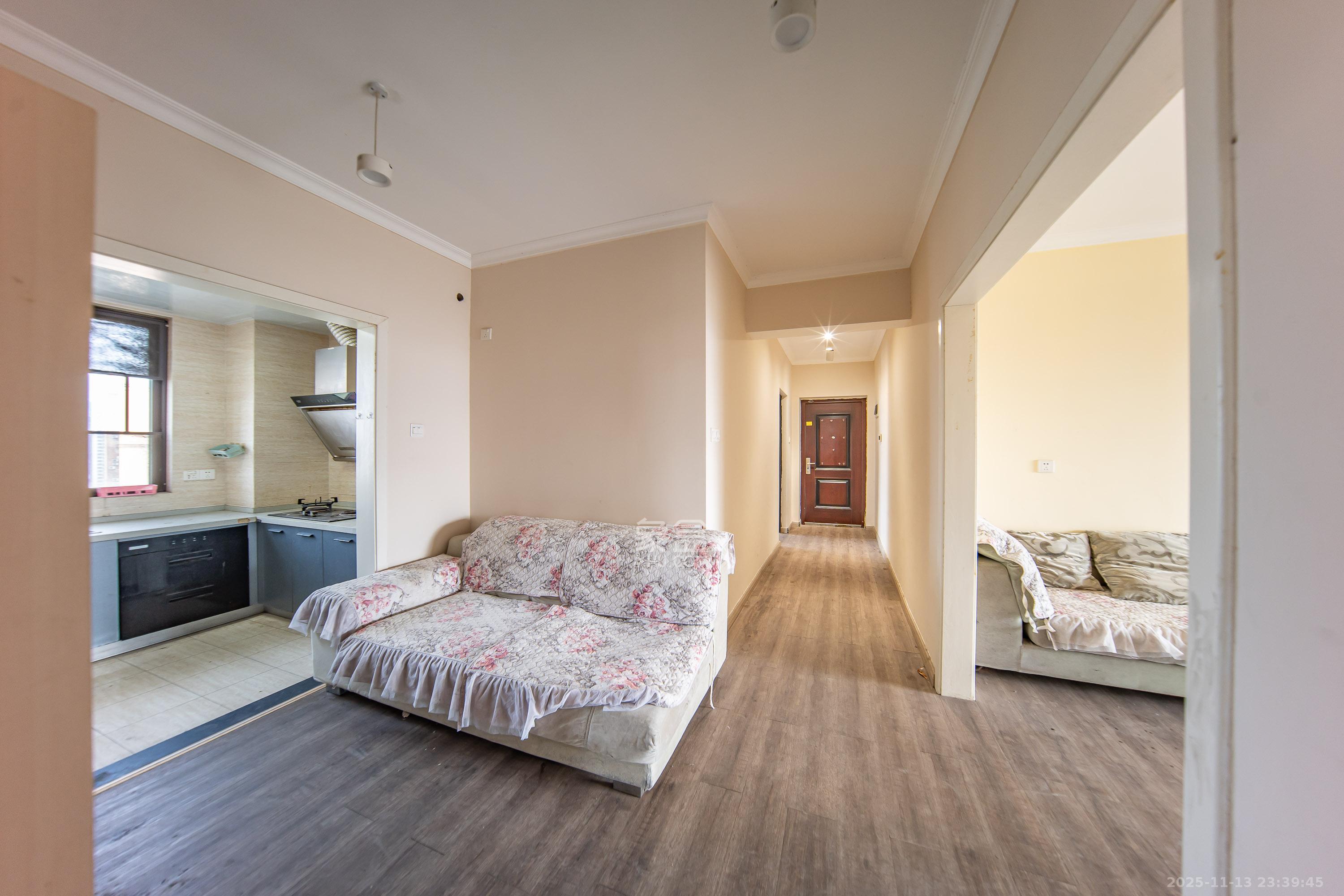 北大资源理想家园 4室2厅2卫 125.0万 北大资源理想家园 4室2厅2卫 125.0万客厅