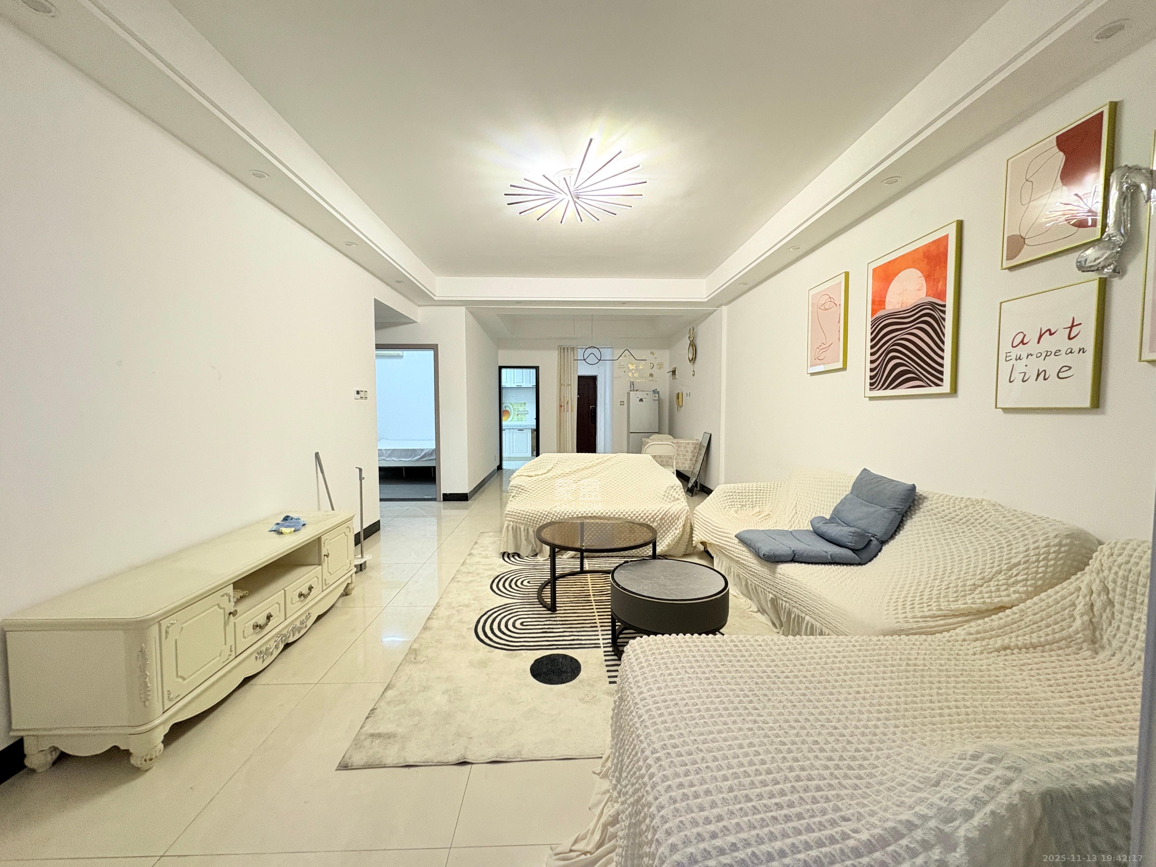 星城国际  2室2厅1卫    1700.0元/月