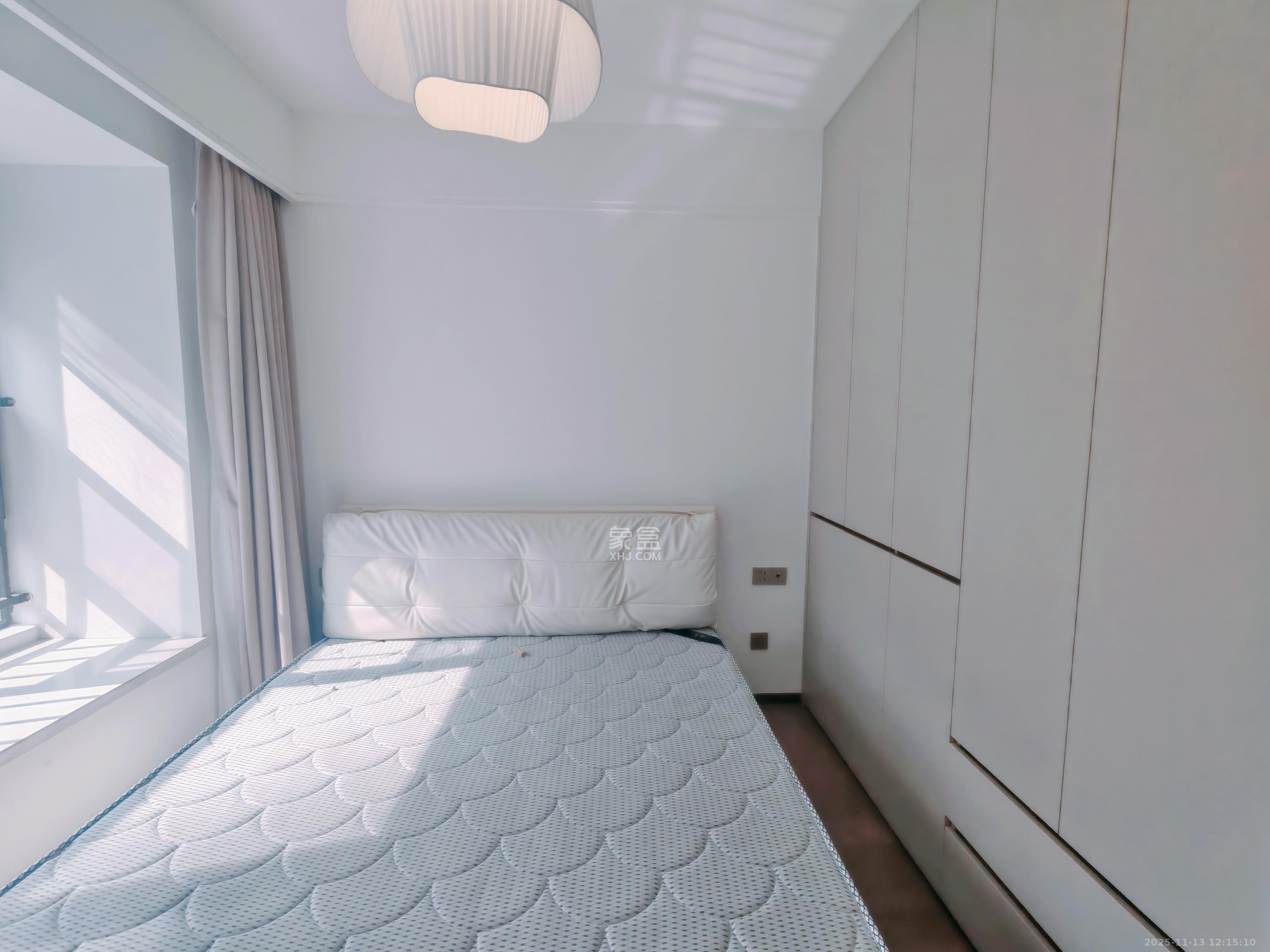 复地滨江金融中心  3室2厅2卫    4500.0元/月室内图