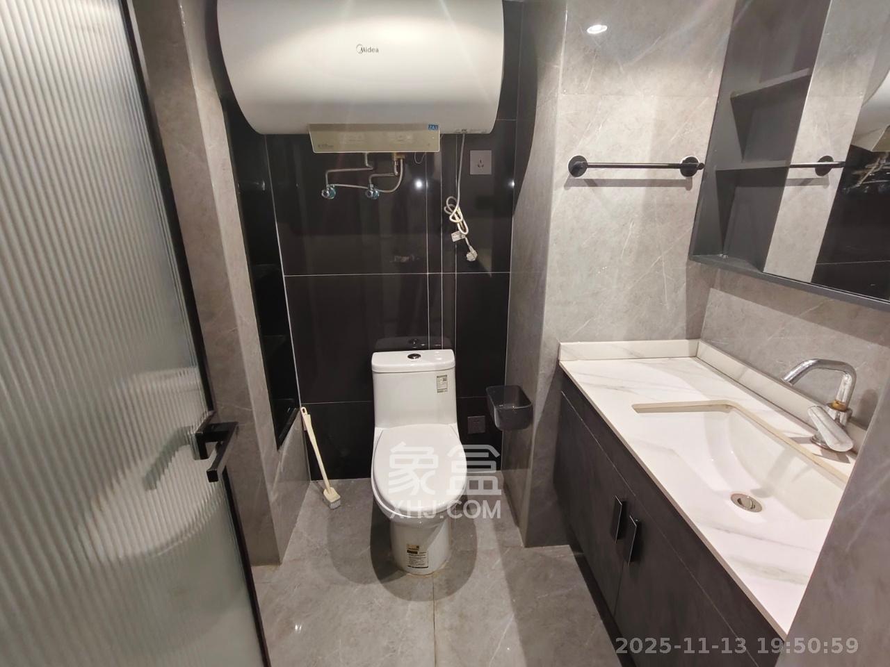 龙湖新壹城  1室1厅1卫    1550.0元/月室内图