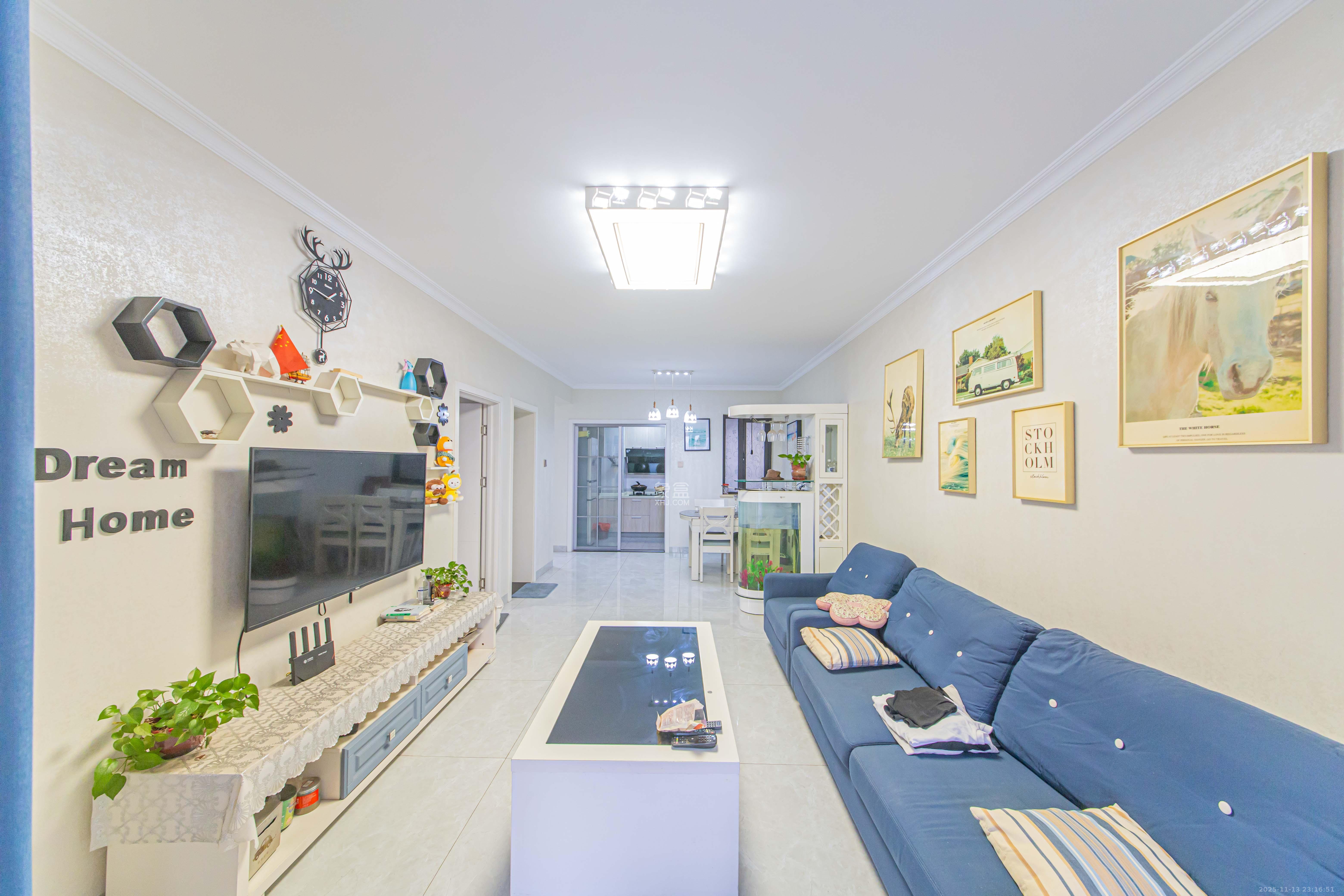 北辰中央公园C区  3室2厅1卫    83.9万客厅