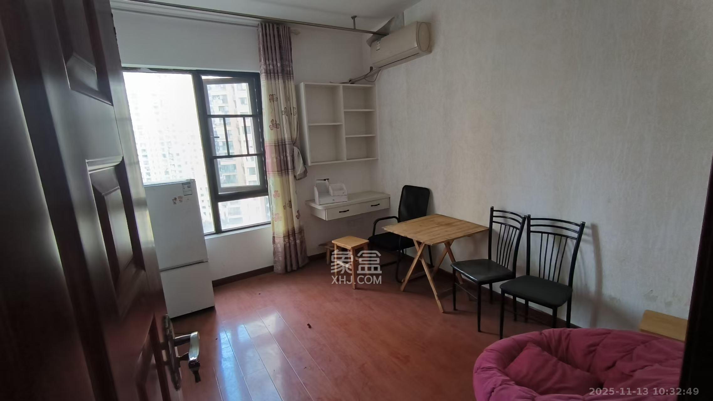 华润橡树湾  1室1厅1卫    1100.0元/月室内图