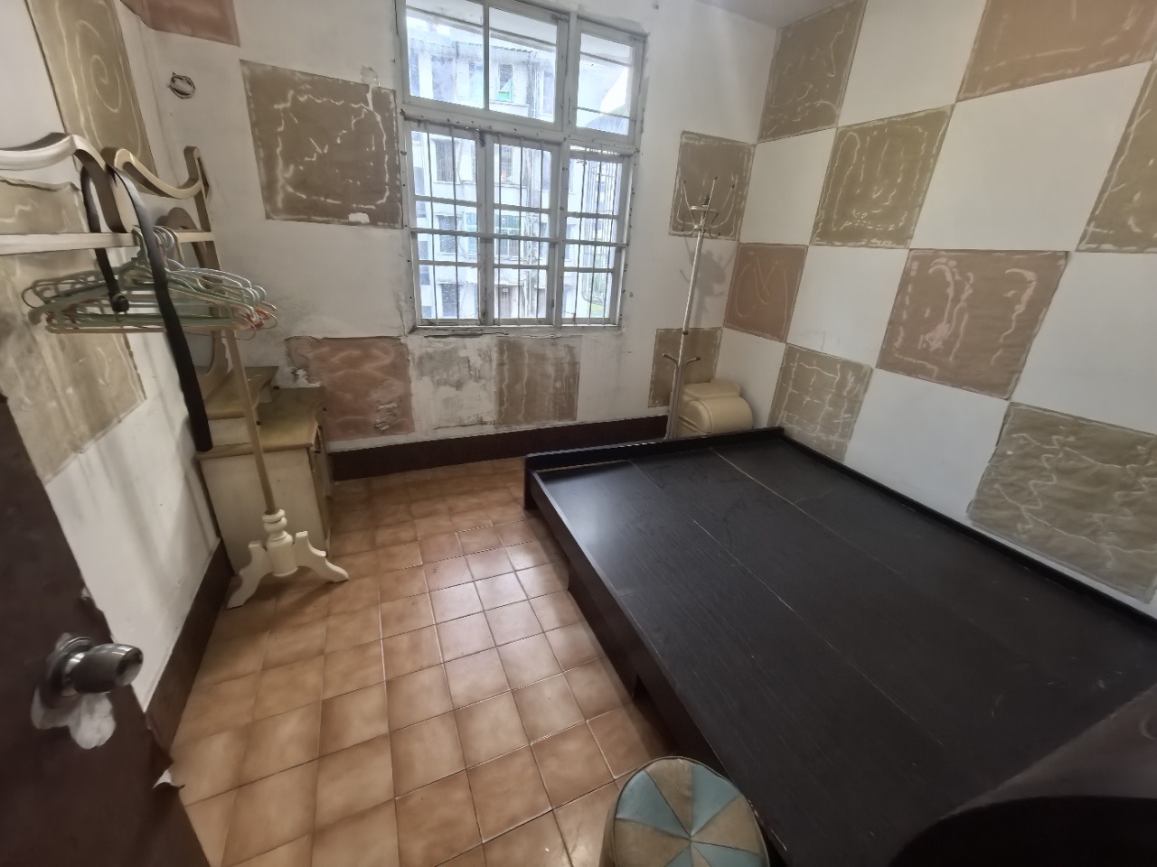 甸花新村  3室2厅1卫    59.0万客厅