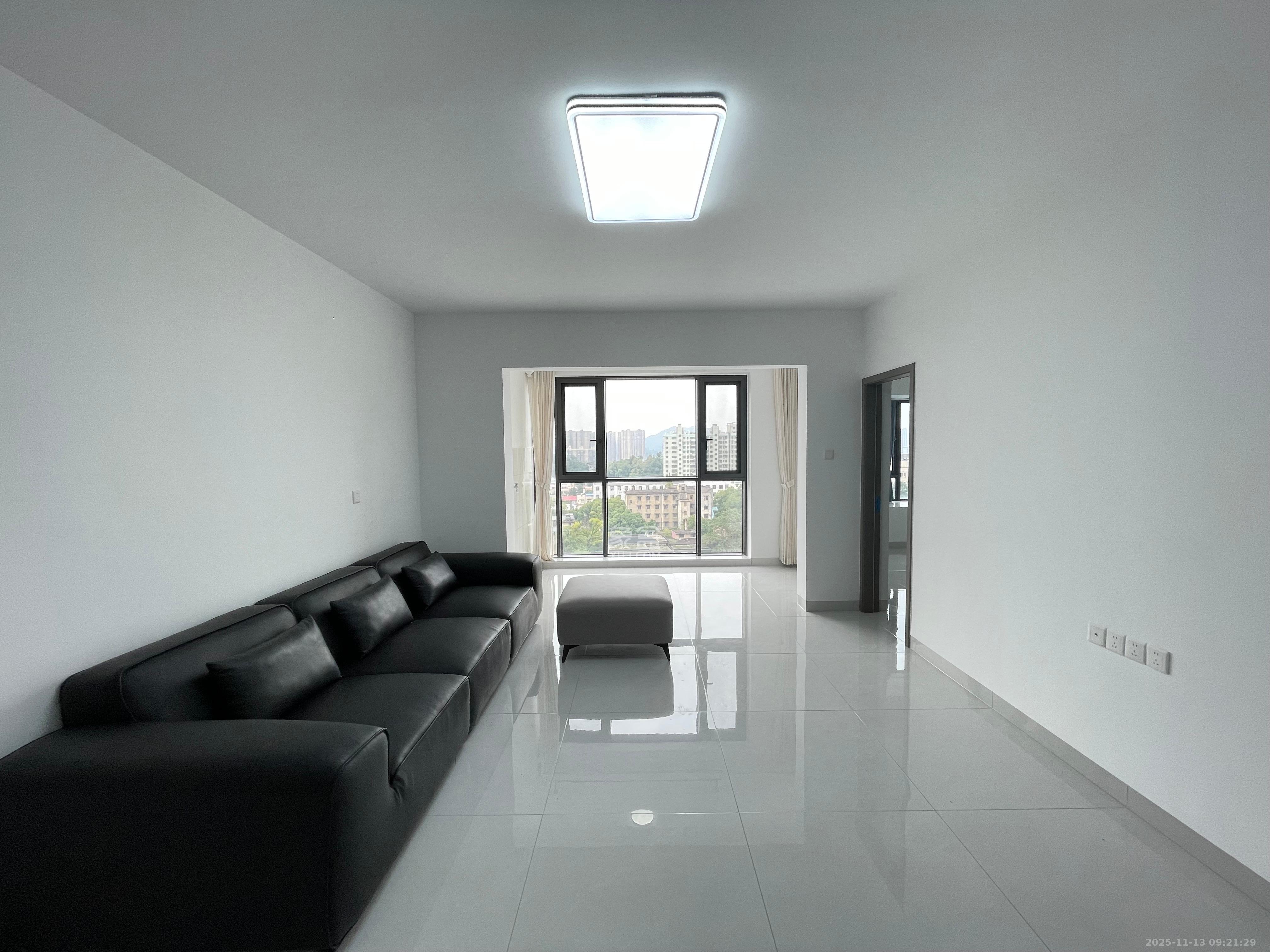 璞悦府 3室2厅2卫 3500.0元/月 璞悦府 3室2厅2卫 3500.0元/月室内图